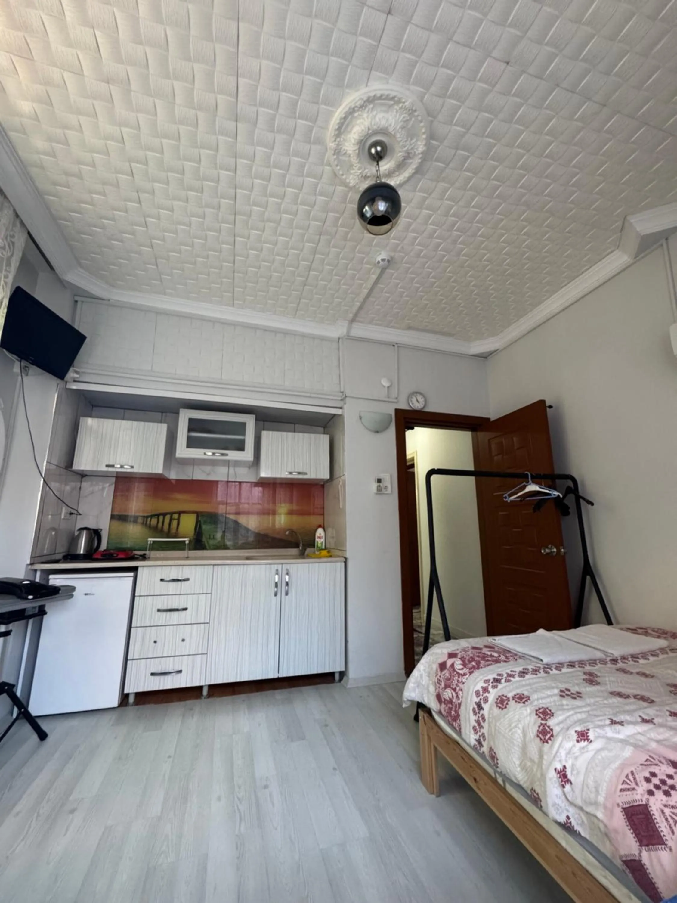 Kitchen or kitchenette, Bed in Erkal Pension