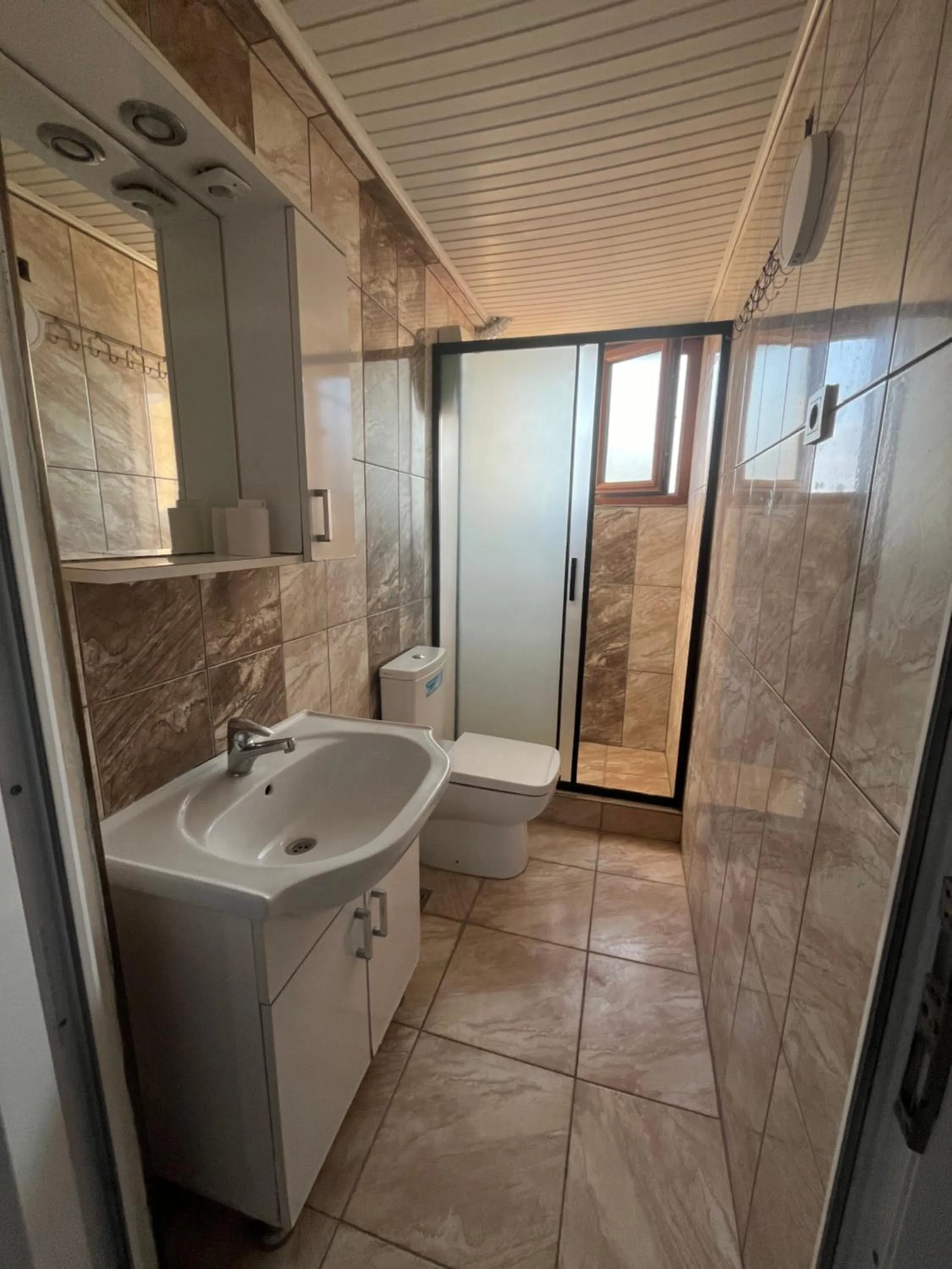 Shower in Erkal Pension