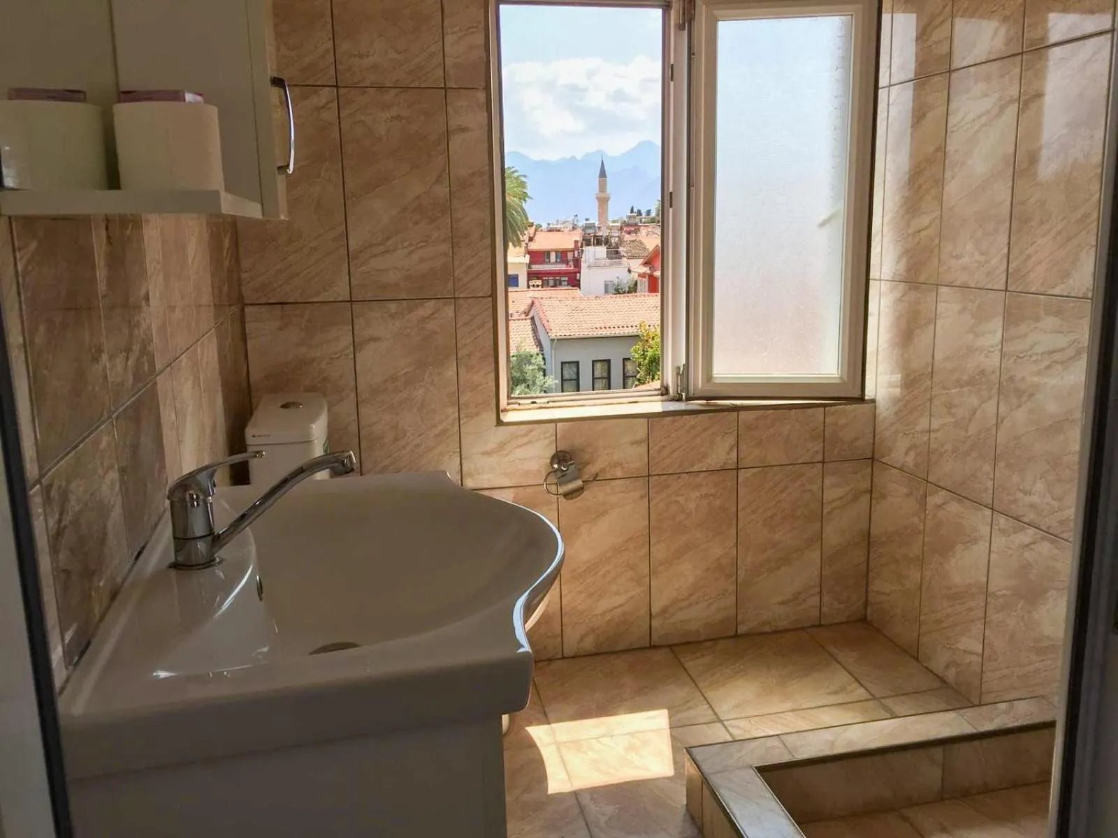 Bathroom in Erkal Pension