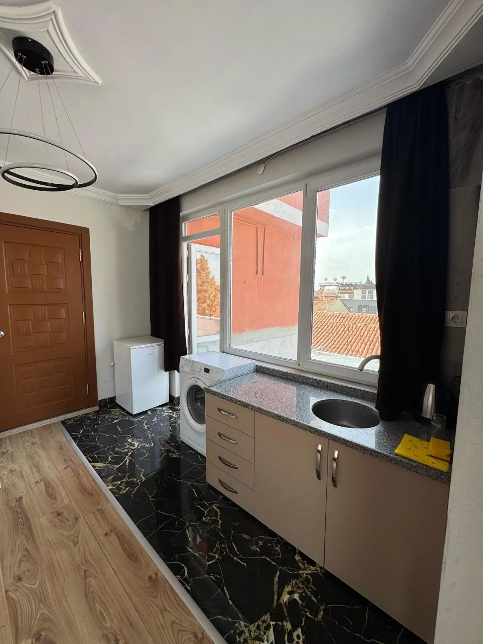 Kitchen or kitchenette in Erkal Pension