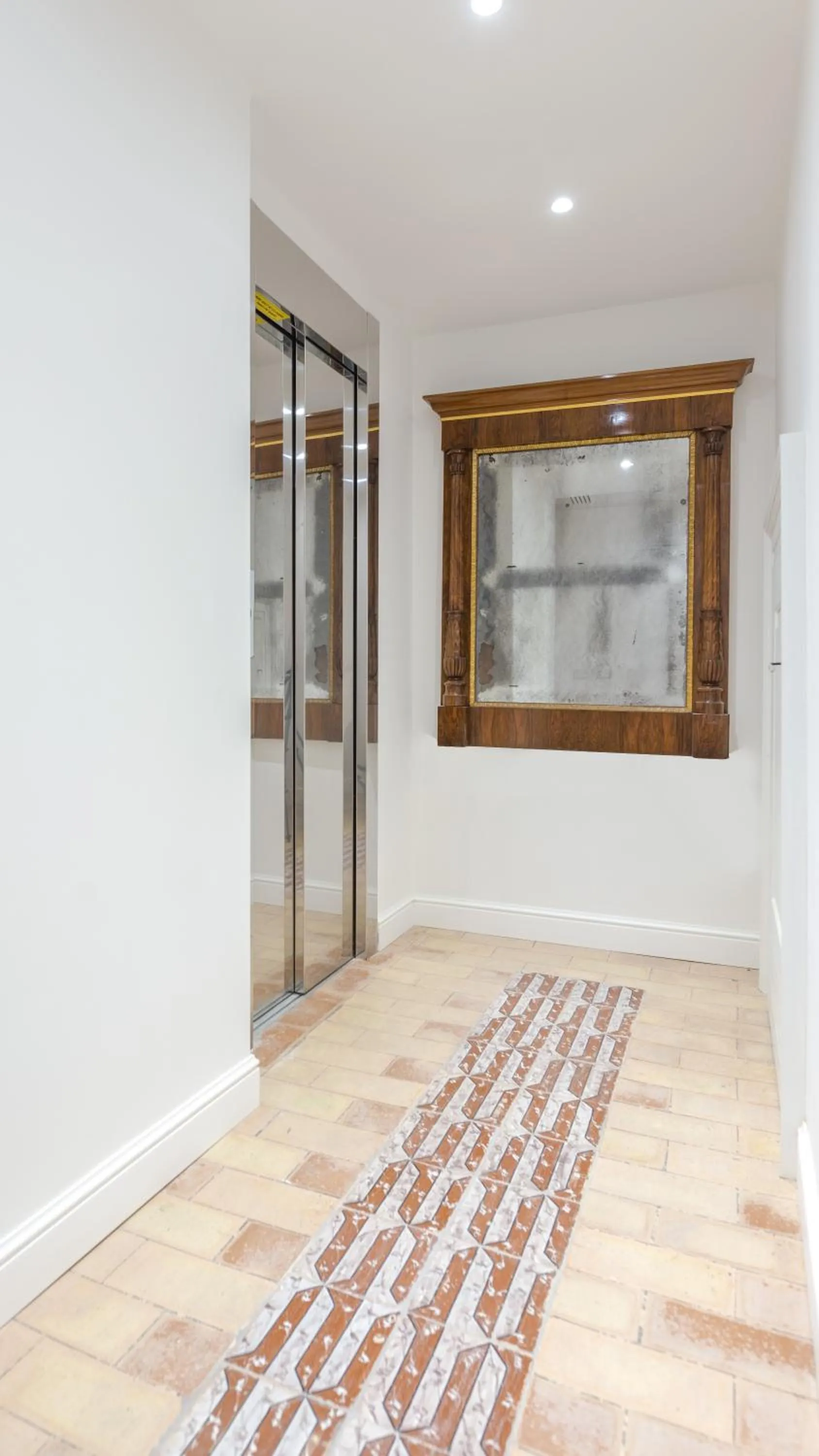 elevator in Villa Manning Relais