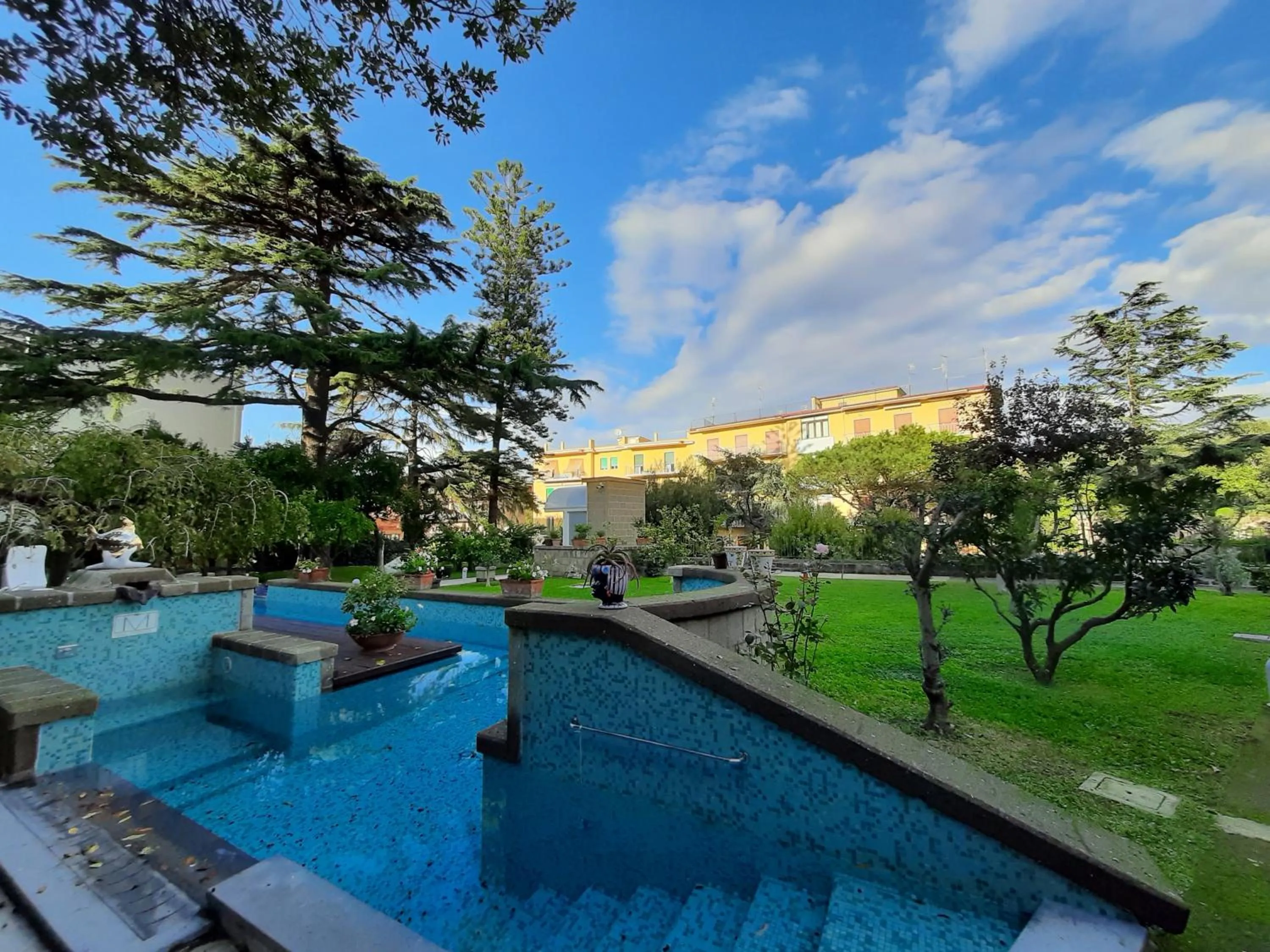 Swimming pool in Villa Manning Relais
