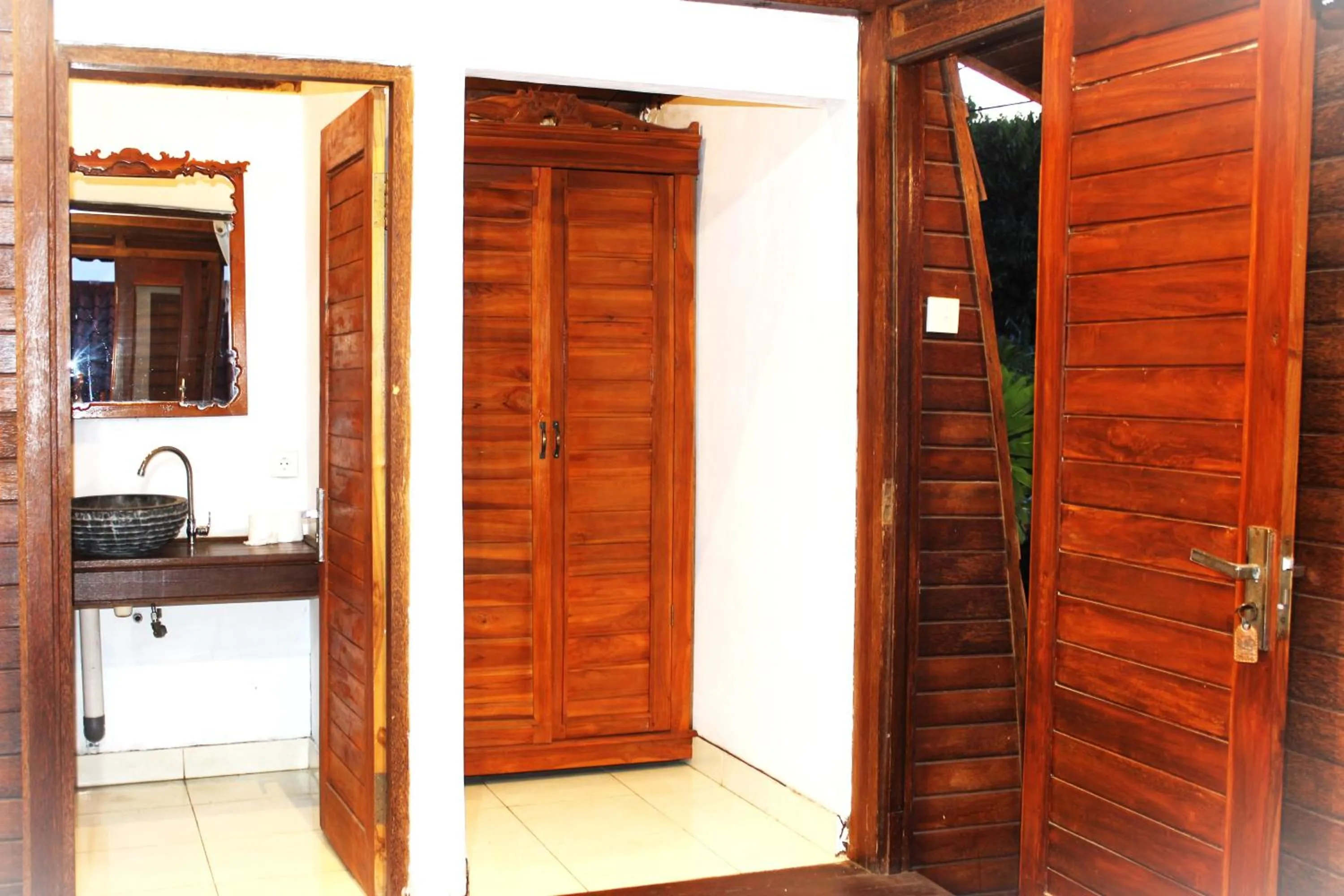 wardrobe in Boga Segara Villa And Resto