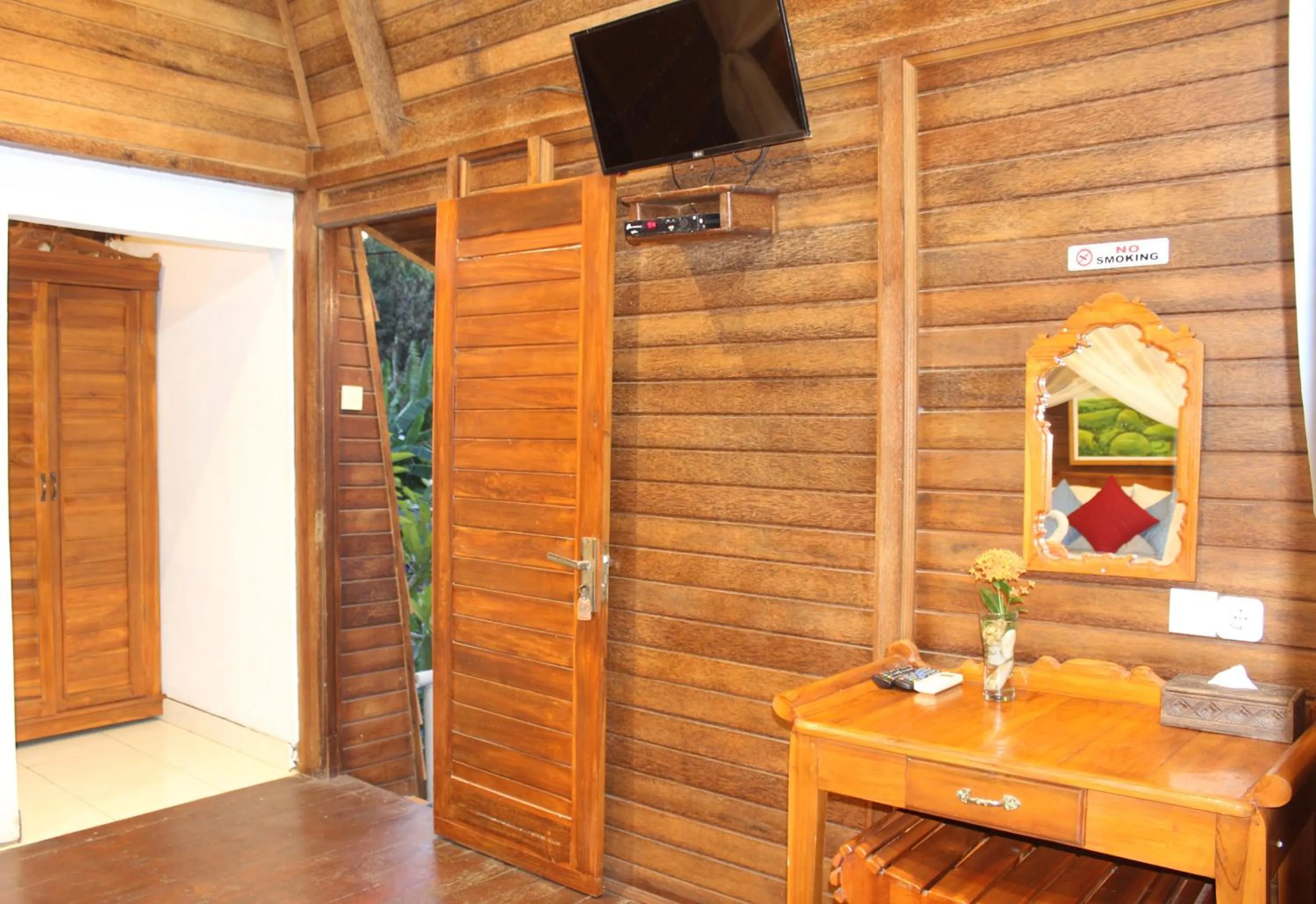 Communal lounge/ TV room in Boga Segara Villa And Resto