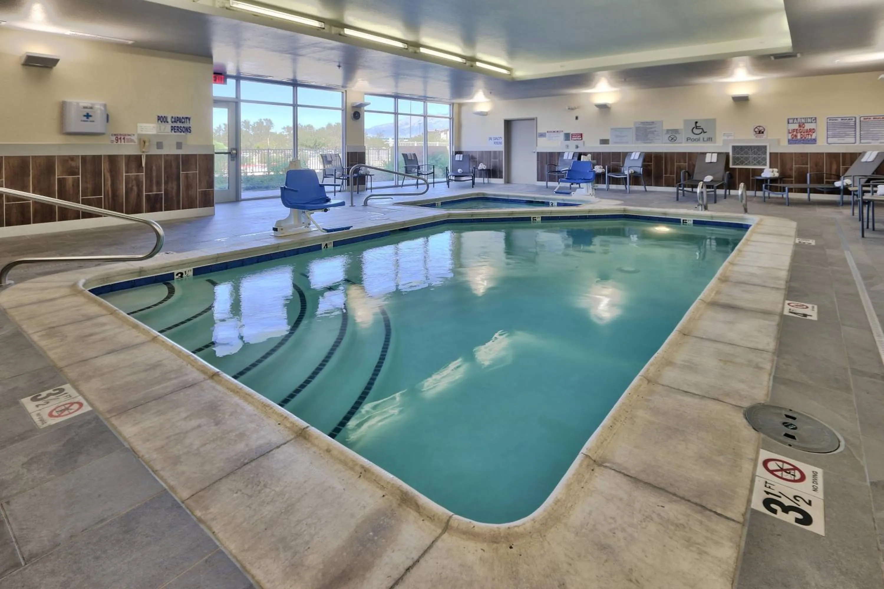 Swimming pool in Fairfield Inn & Suites by Marriott Albuquerque North