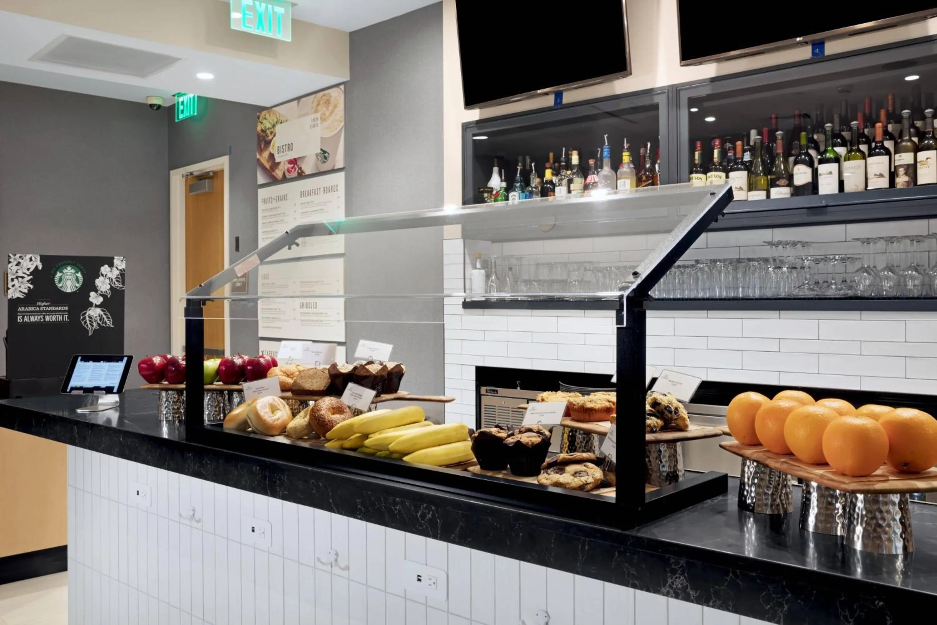 Restaurant/places to eat in Courtyard Boston Downtown/North Station