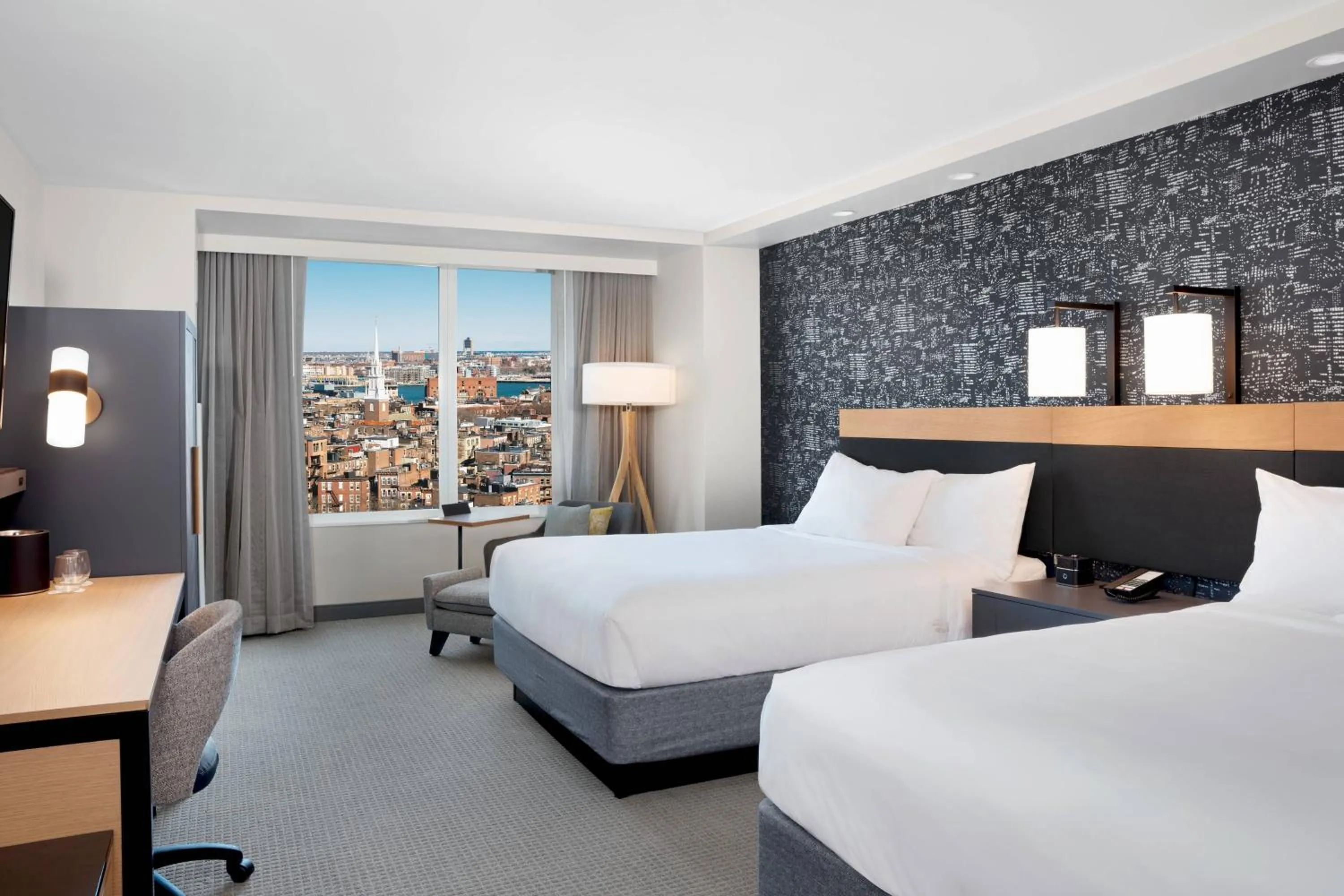 Photo of the whole room, Bed in Courtyard Boston Downtown/North Station