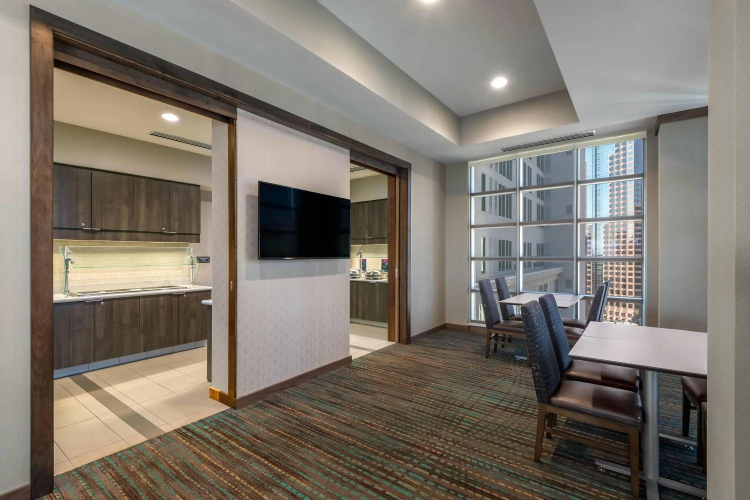 Restaurant/places to eat in Residence Inn by Marriott Charlotte City Center