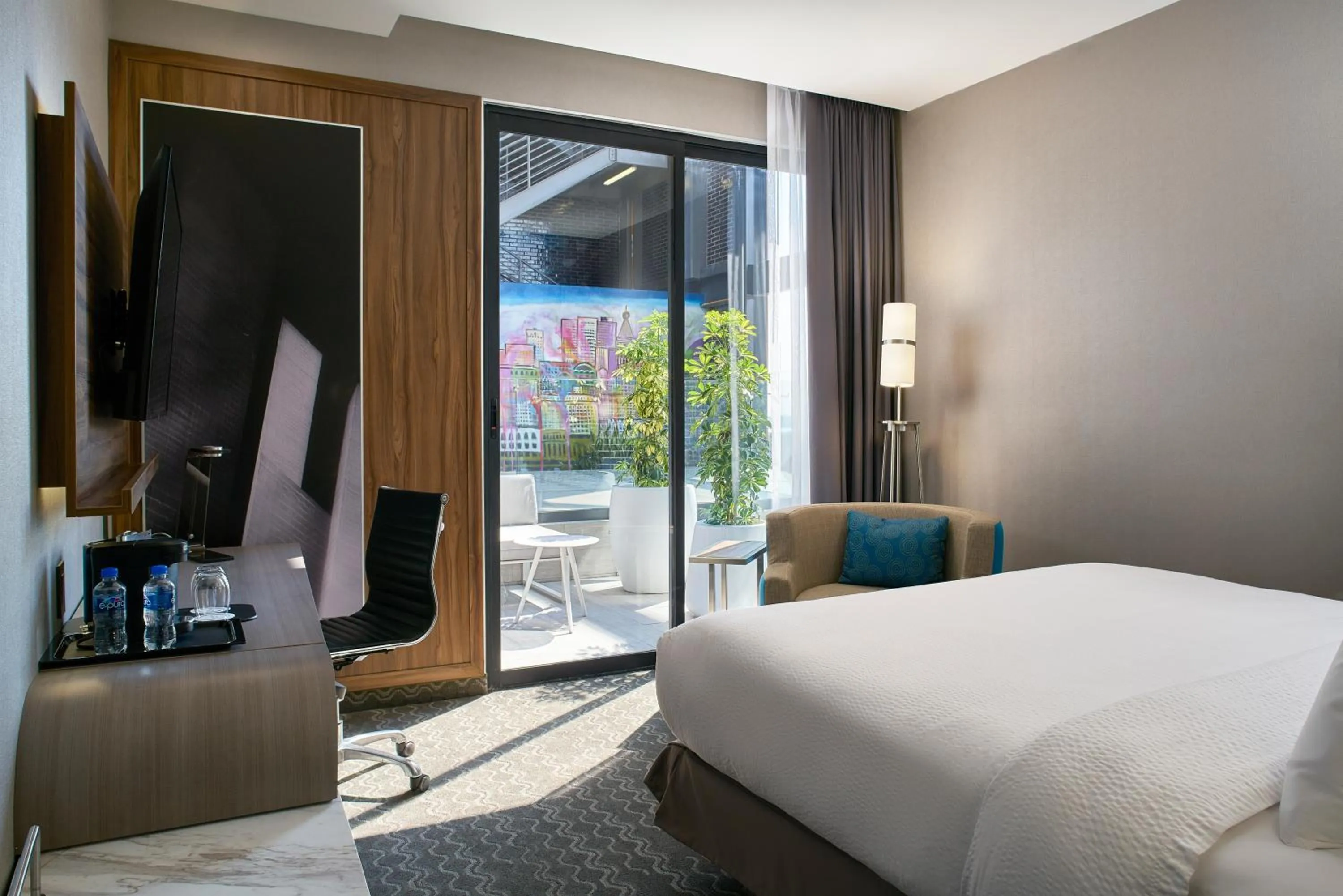 Bedroom, Bed in Courtyard by Marriott Mexico City Toreo