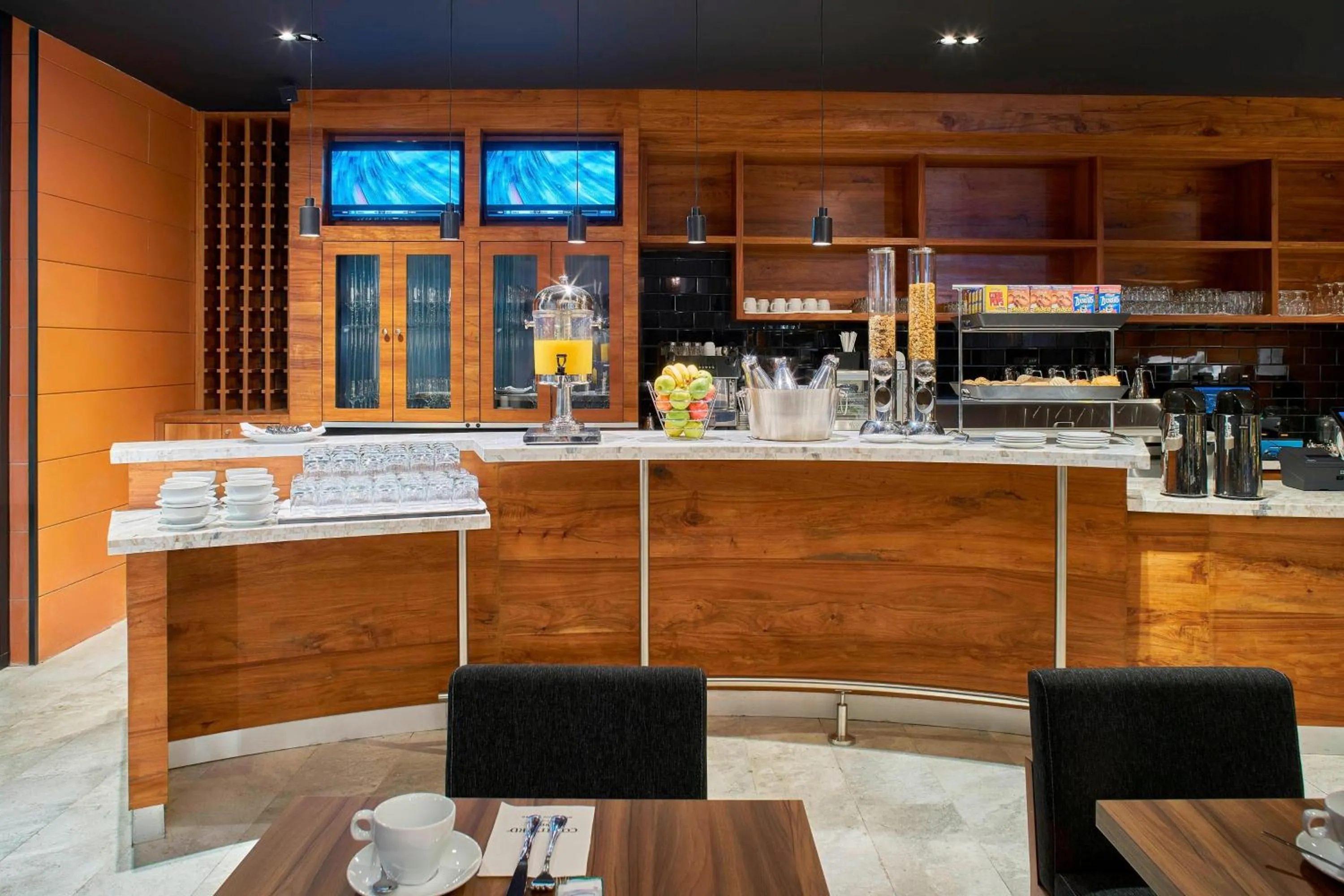 Breakfast in Courtyard by Marriott Mexico City Toreo