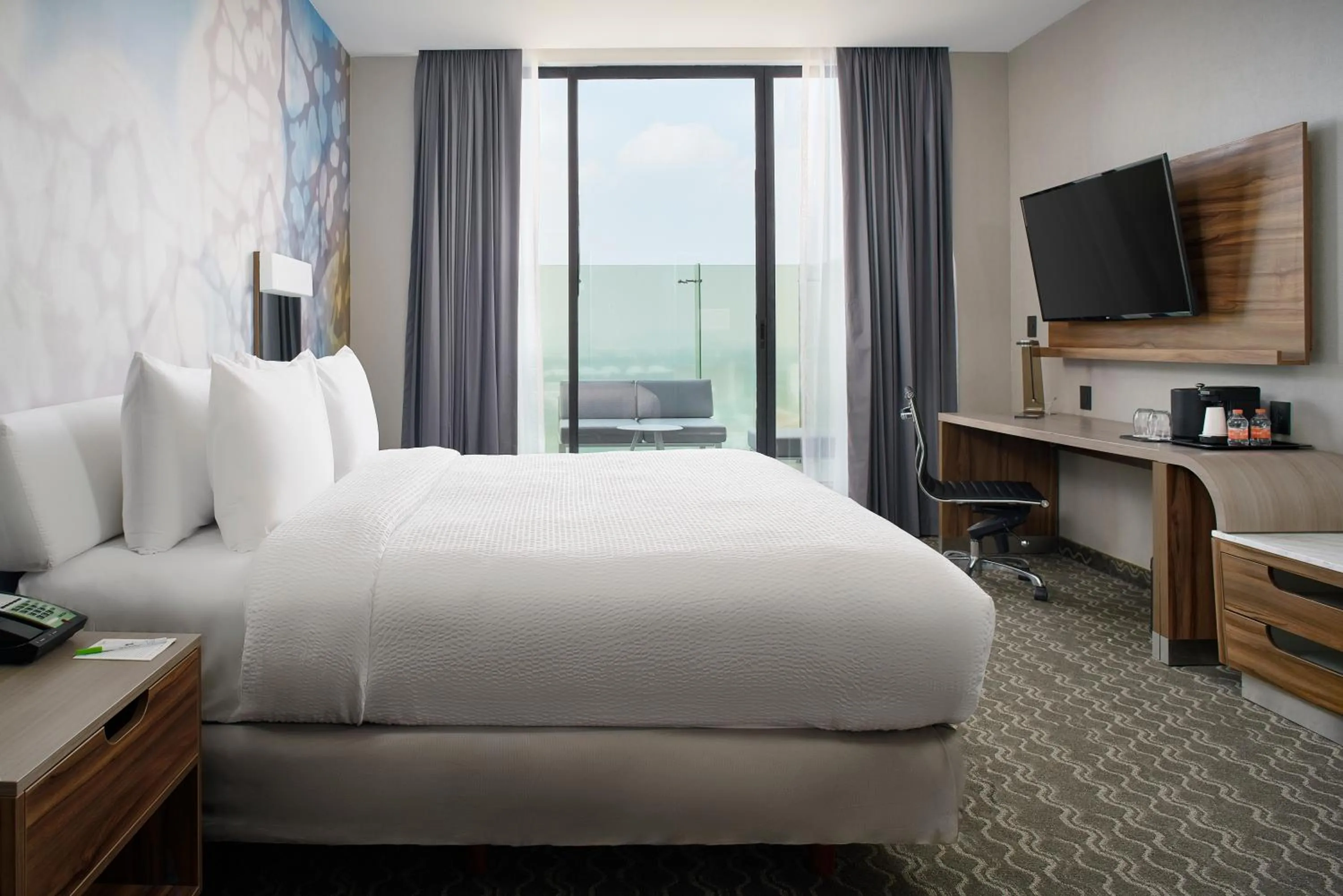 Bedroom, Bed in Courtyard by Marriott Mexico City Toreo