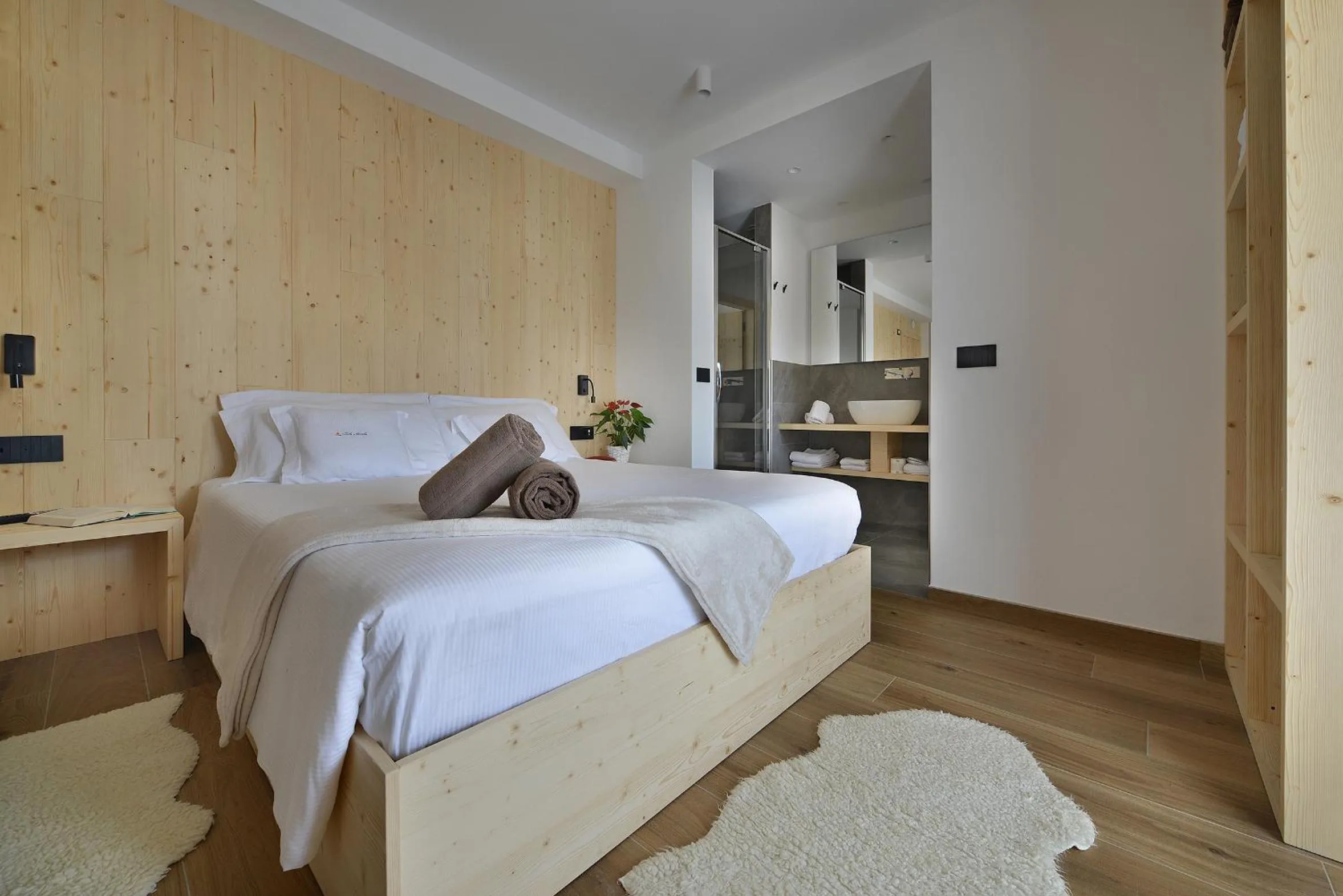 Bedroom, Bed in Hotel Valtellina