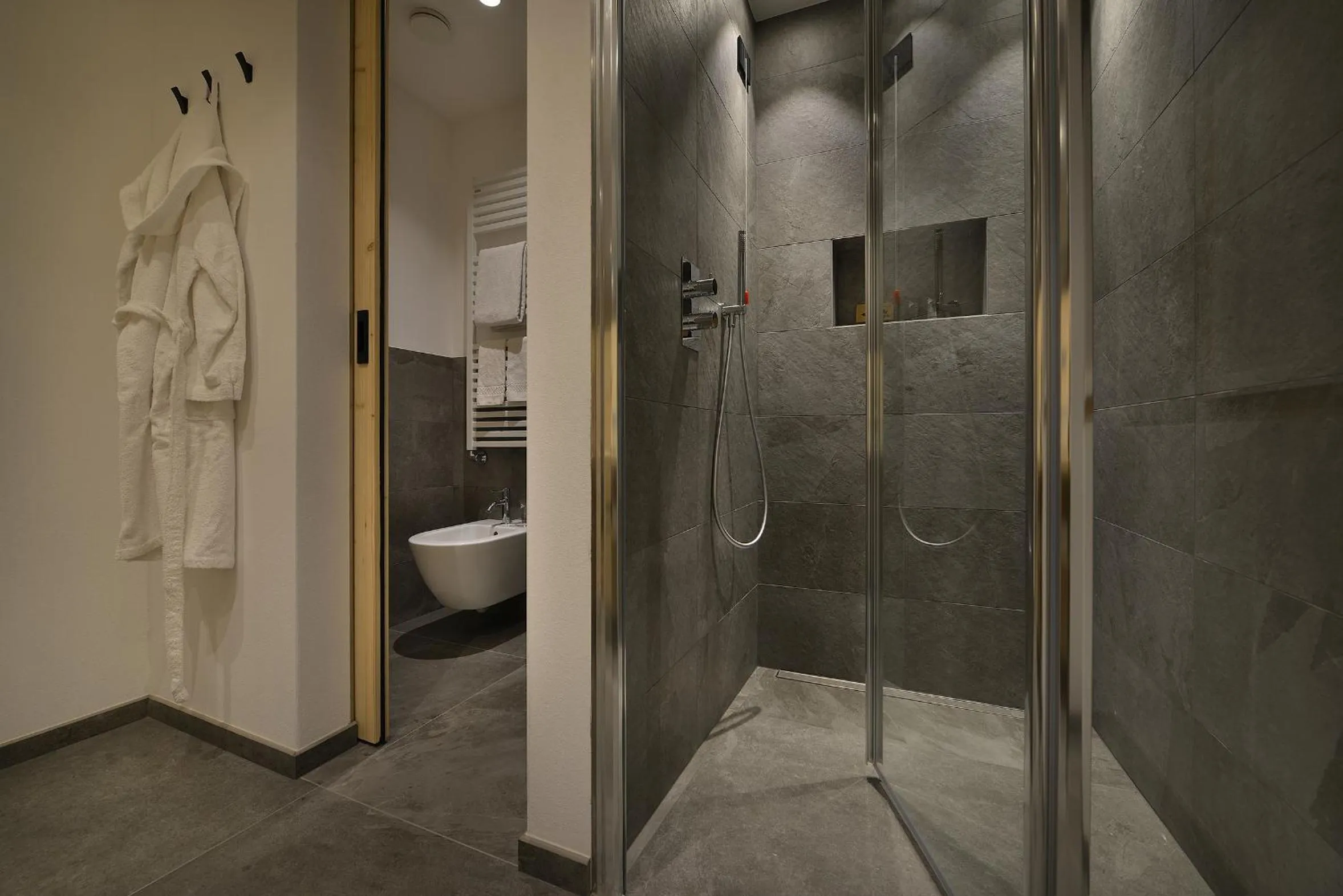 Shower in Hotel Valtellina