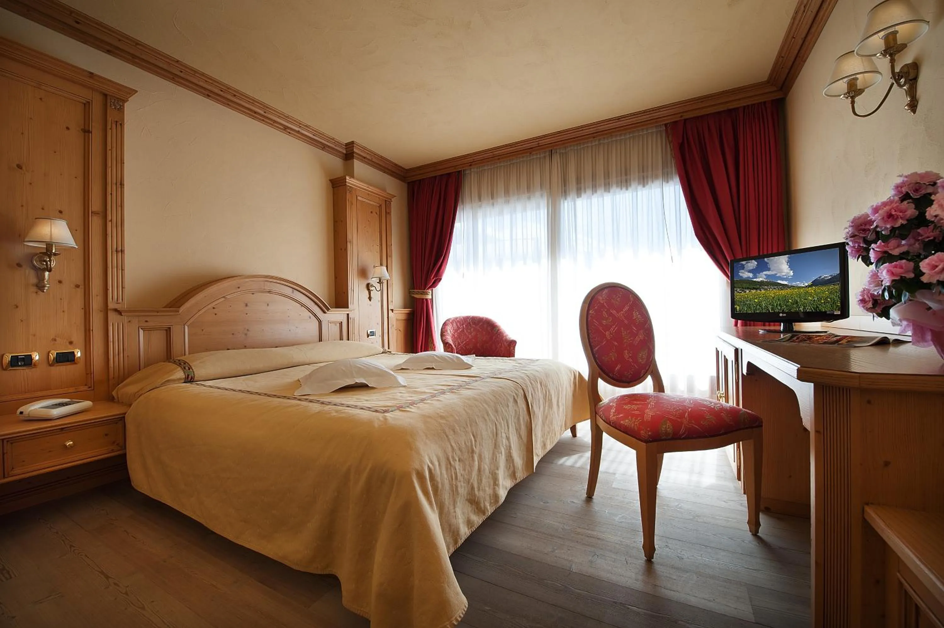 Bedroom, Bed in Hotel Valtellina
