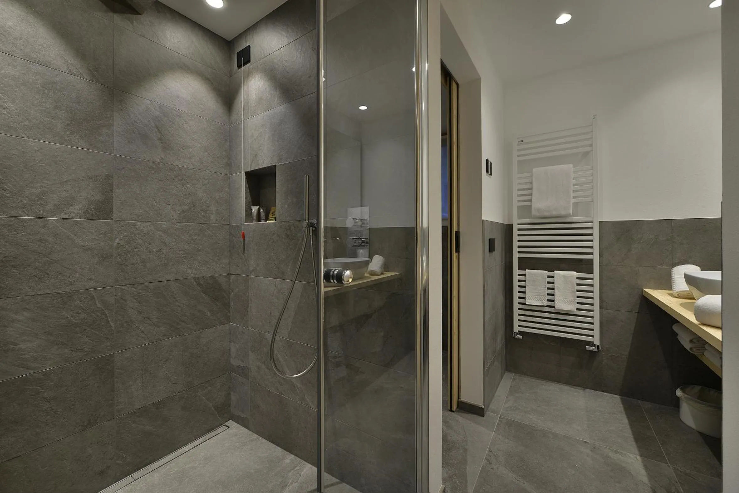 Shower in Hotel Valtellina