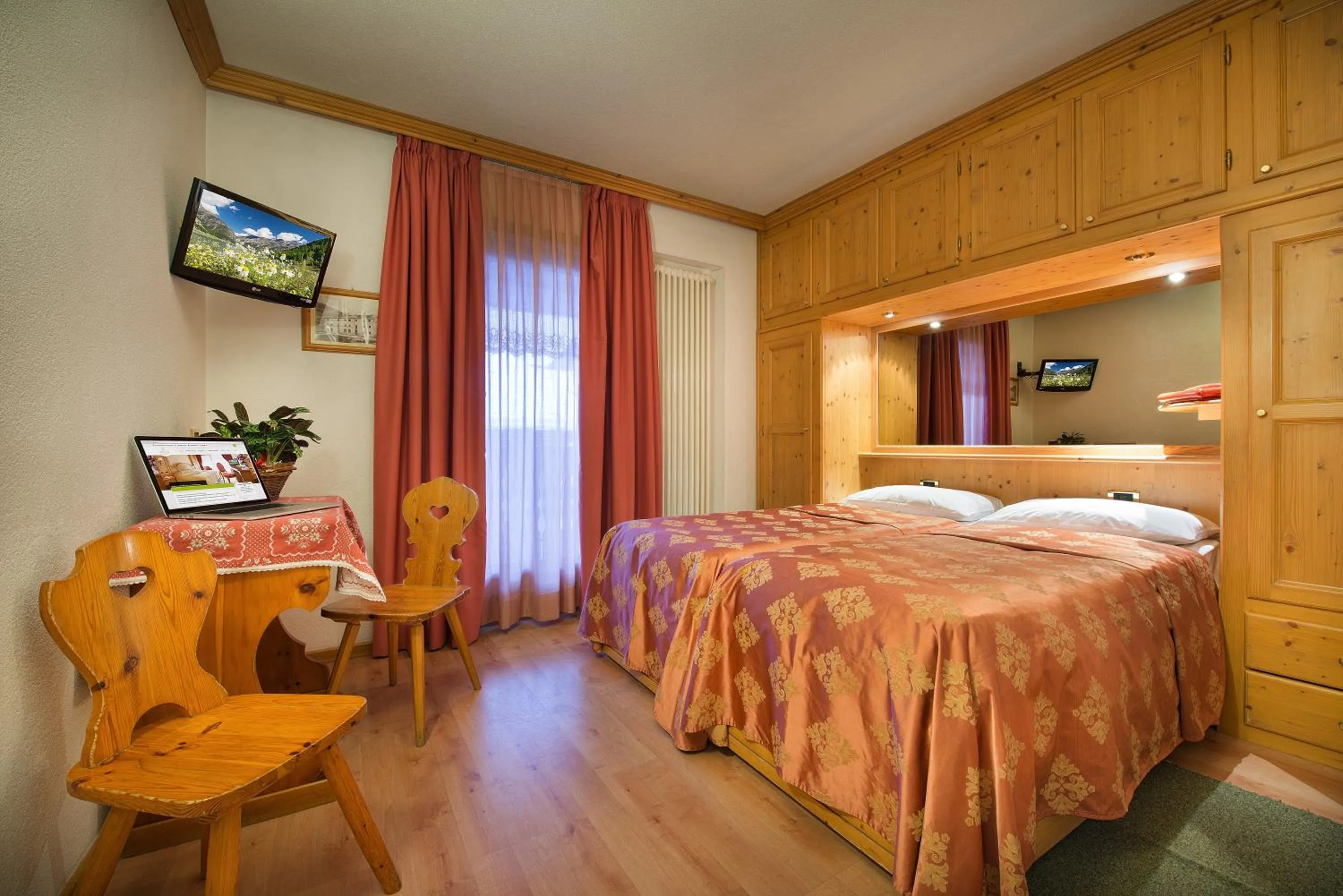 Bed in Hotel Valtellina