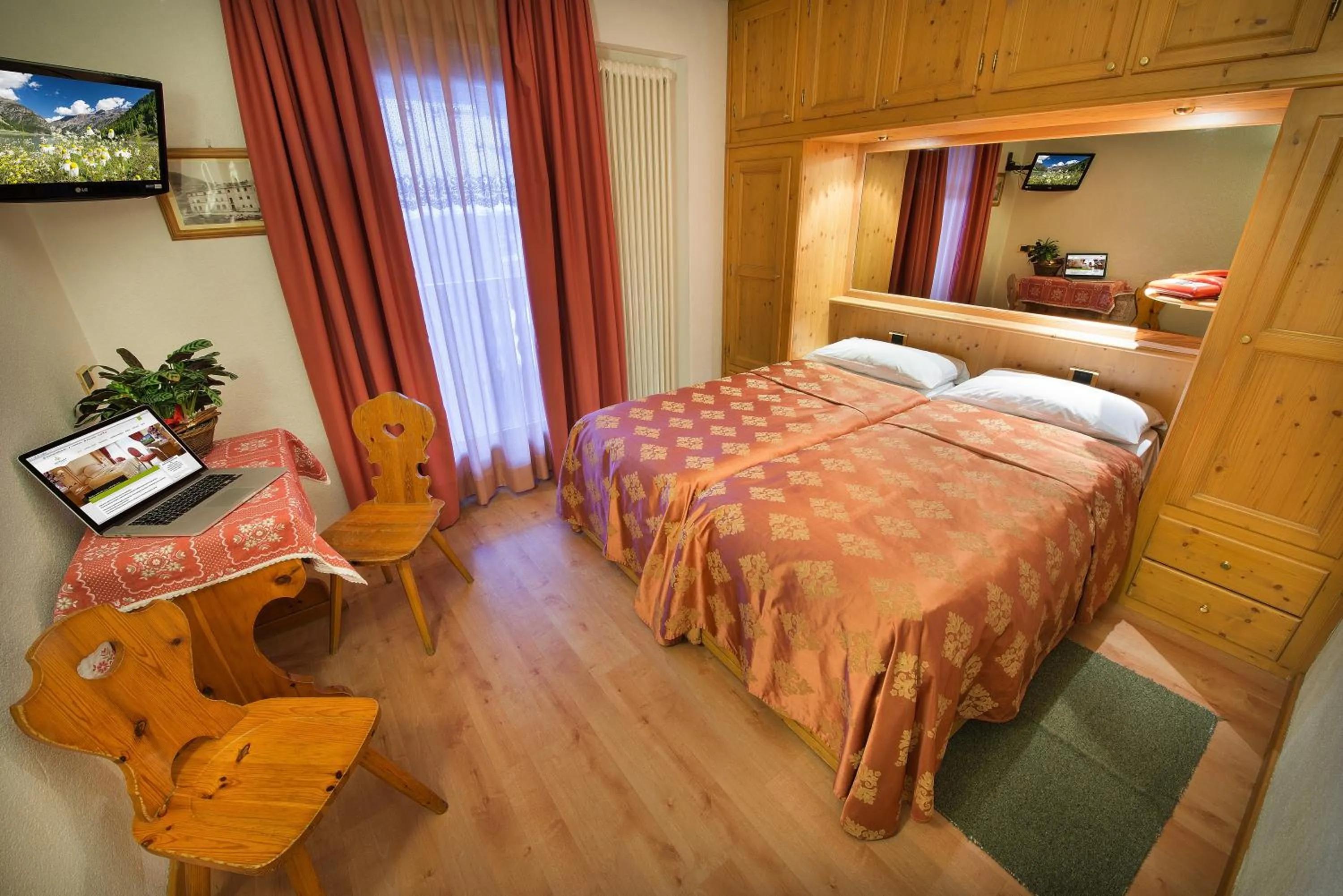 Bed in Hotel Valtellina