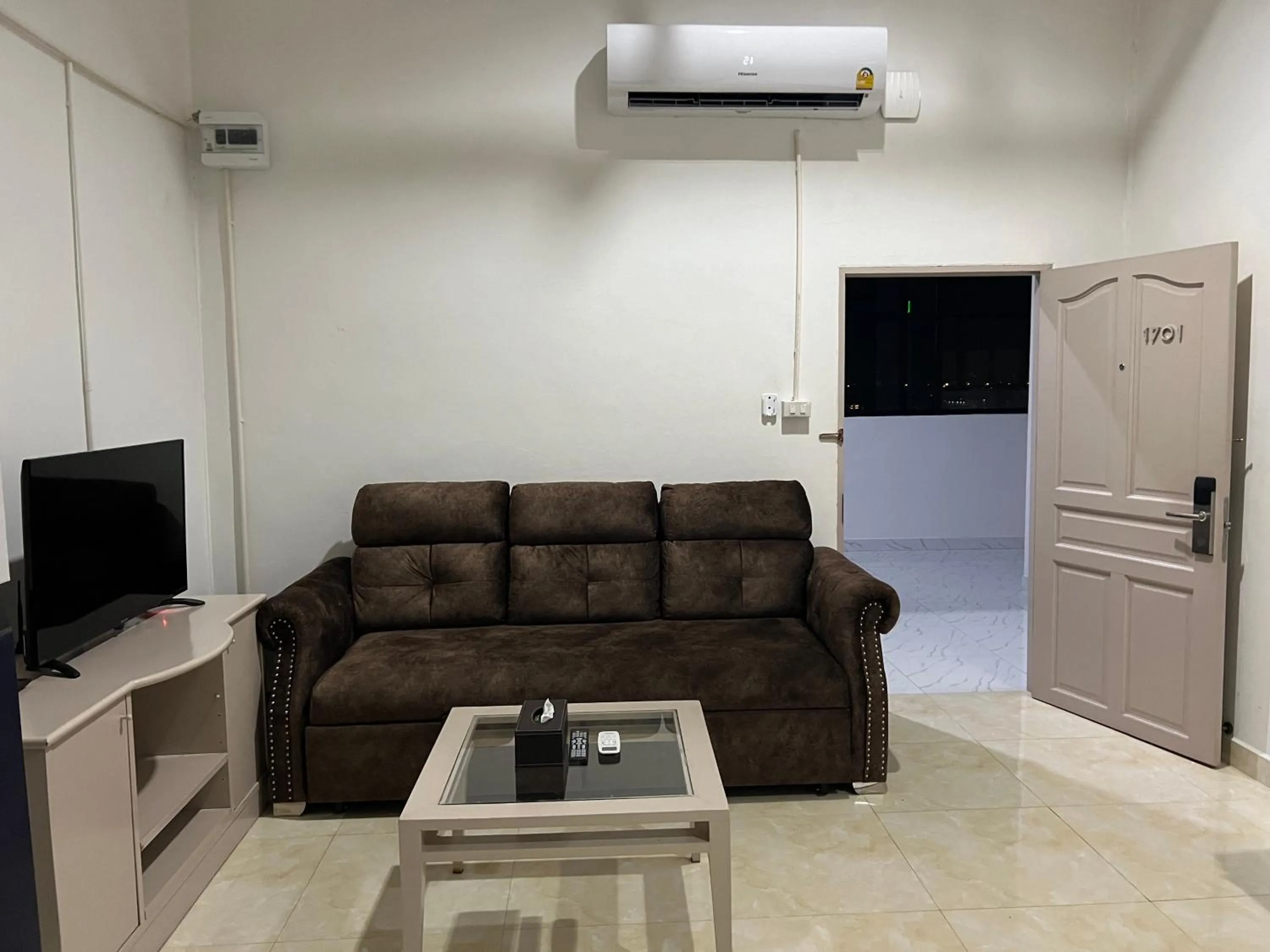 Area and facilities in Mall Suites Hotel