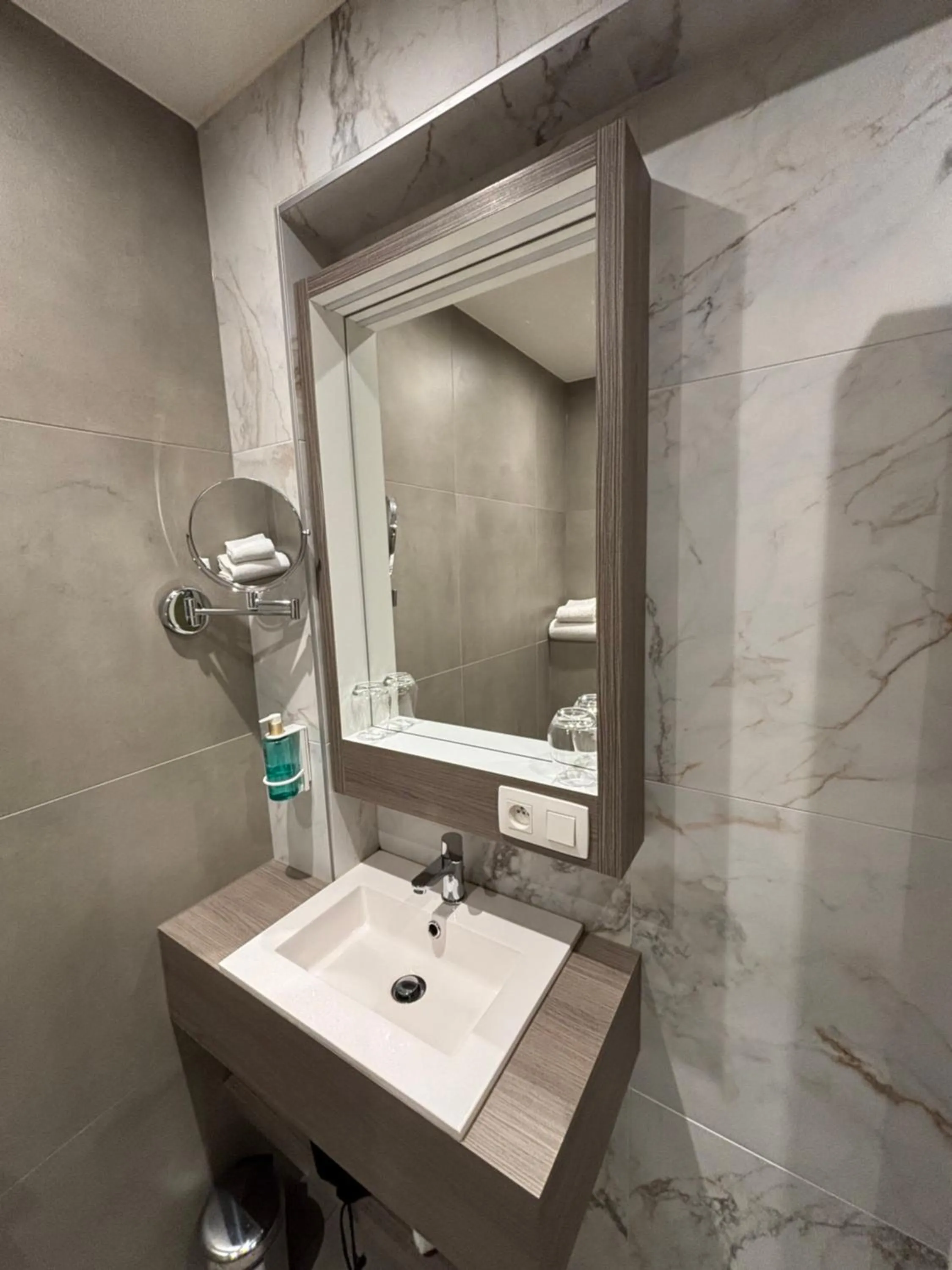 Shower in Hotel Uilenspiegel