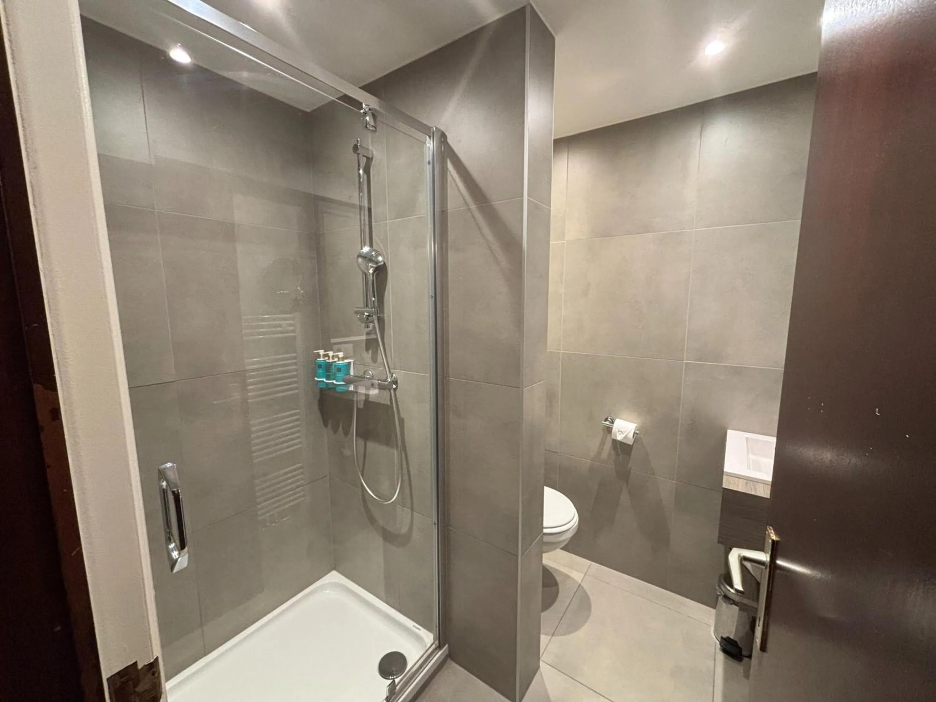 Shower in Hotel Uilenspiegel