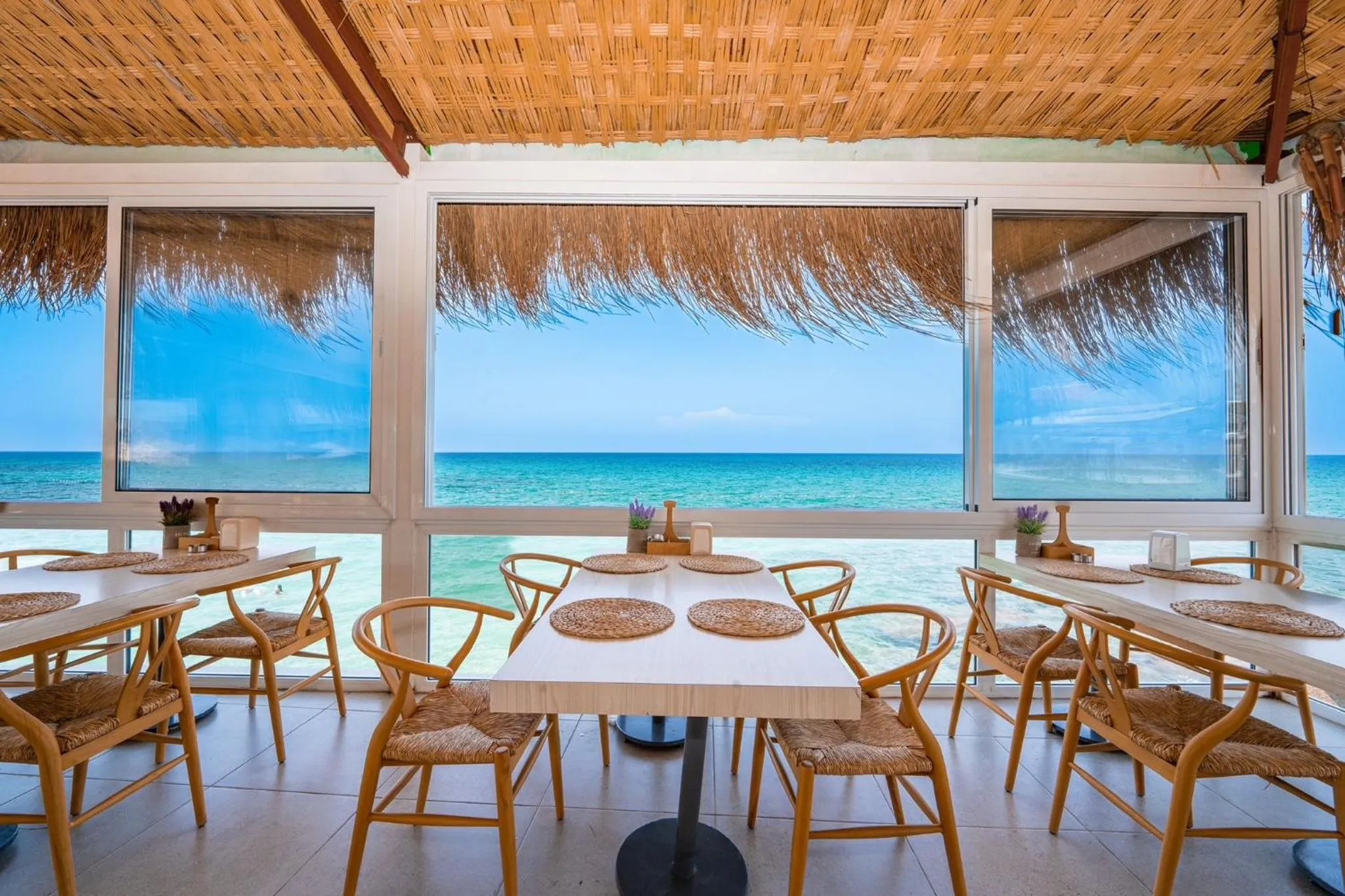 Restaurant/places to eat in Manolya Hotel