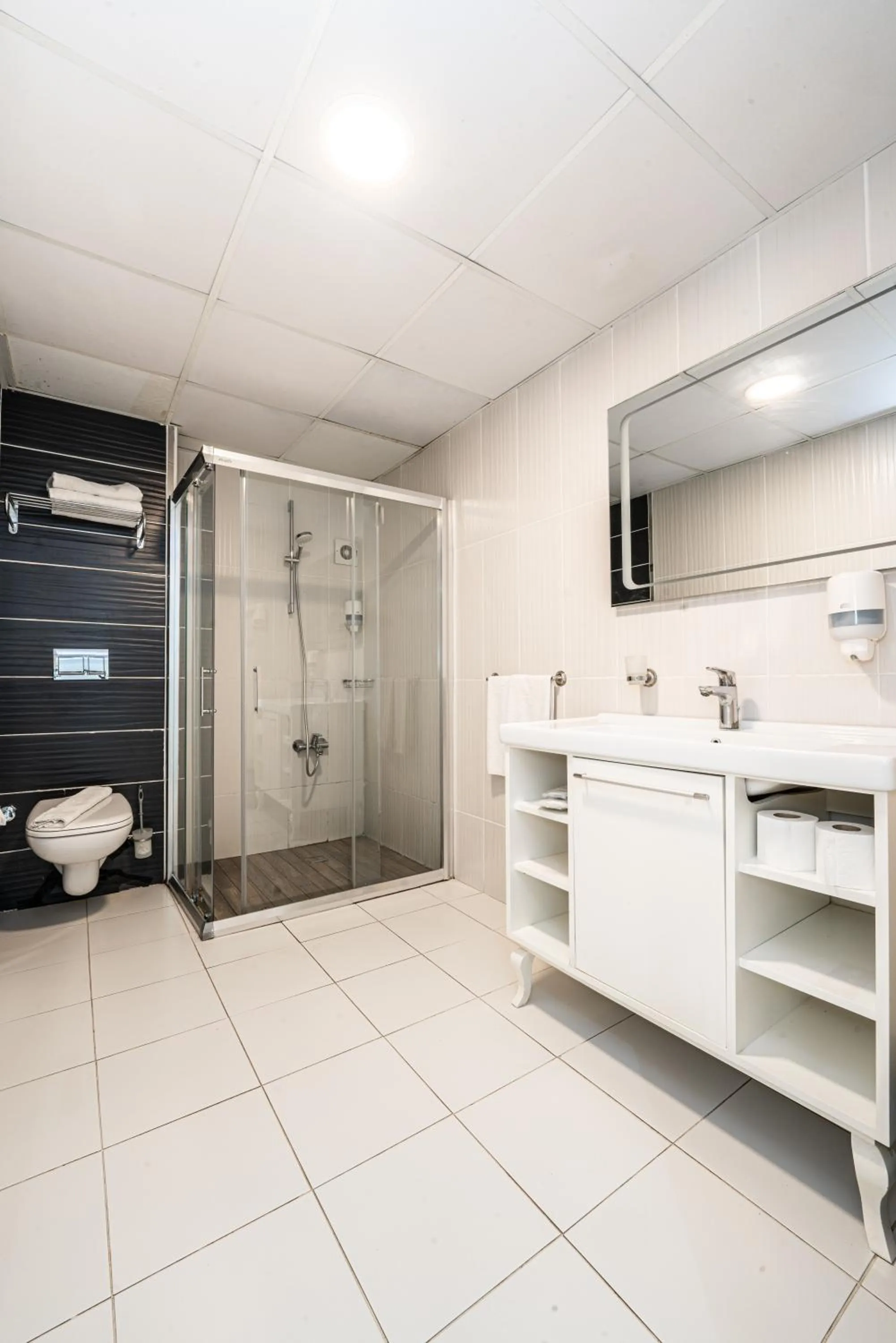 Shower in Manolya Hotel