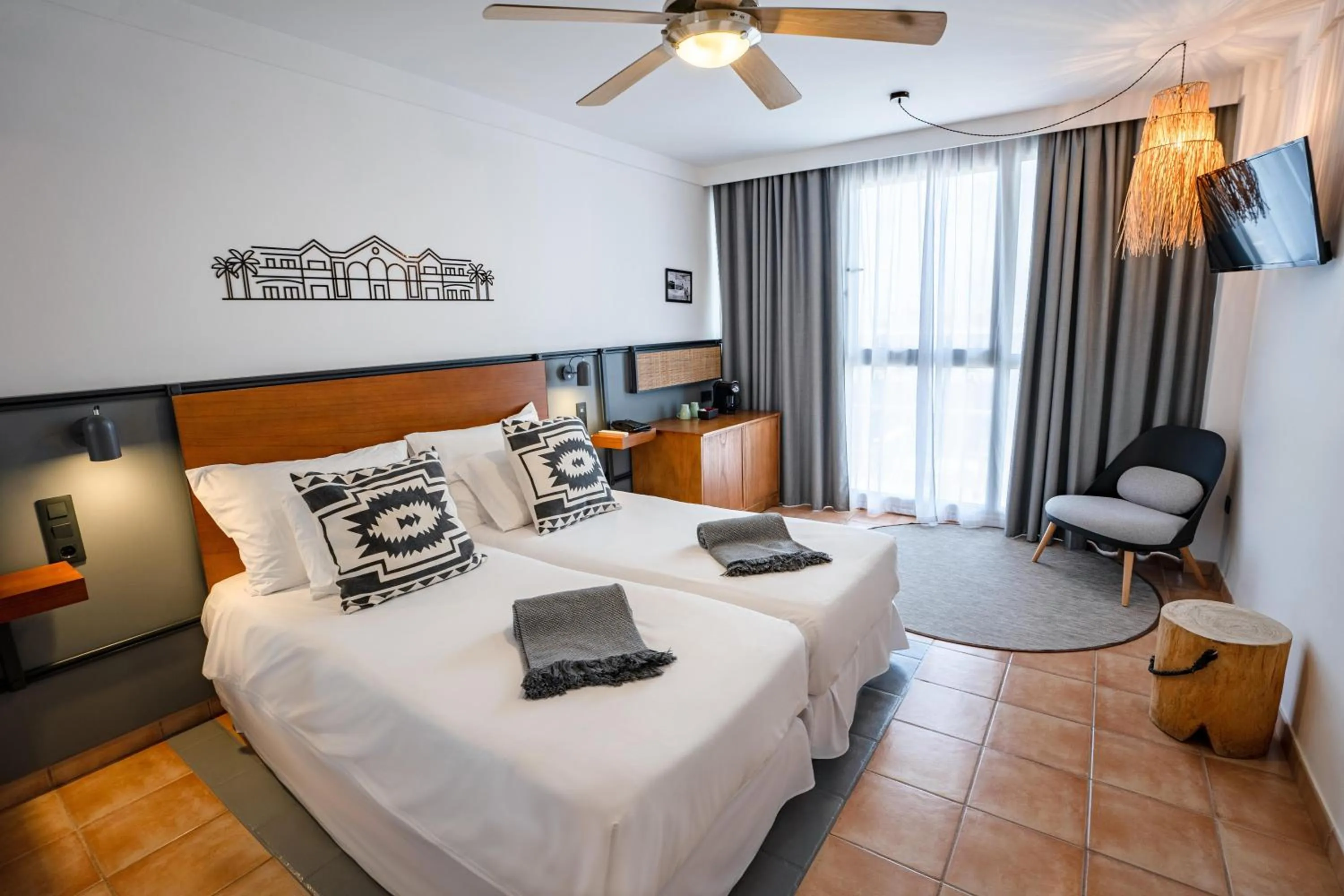 Photo of the whole room, Bed in Coral Cotillo Beach