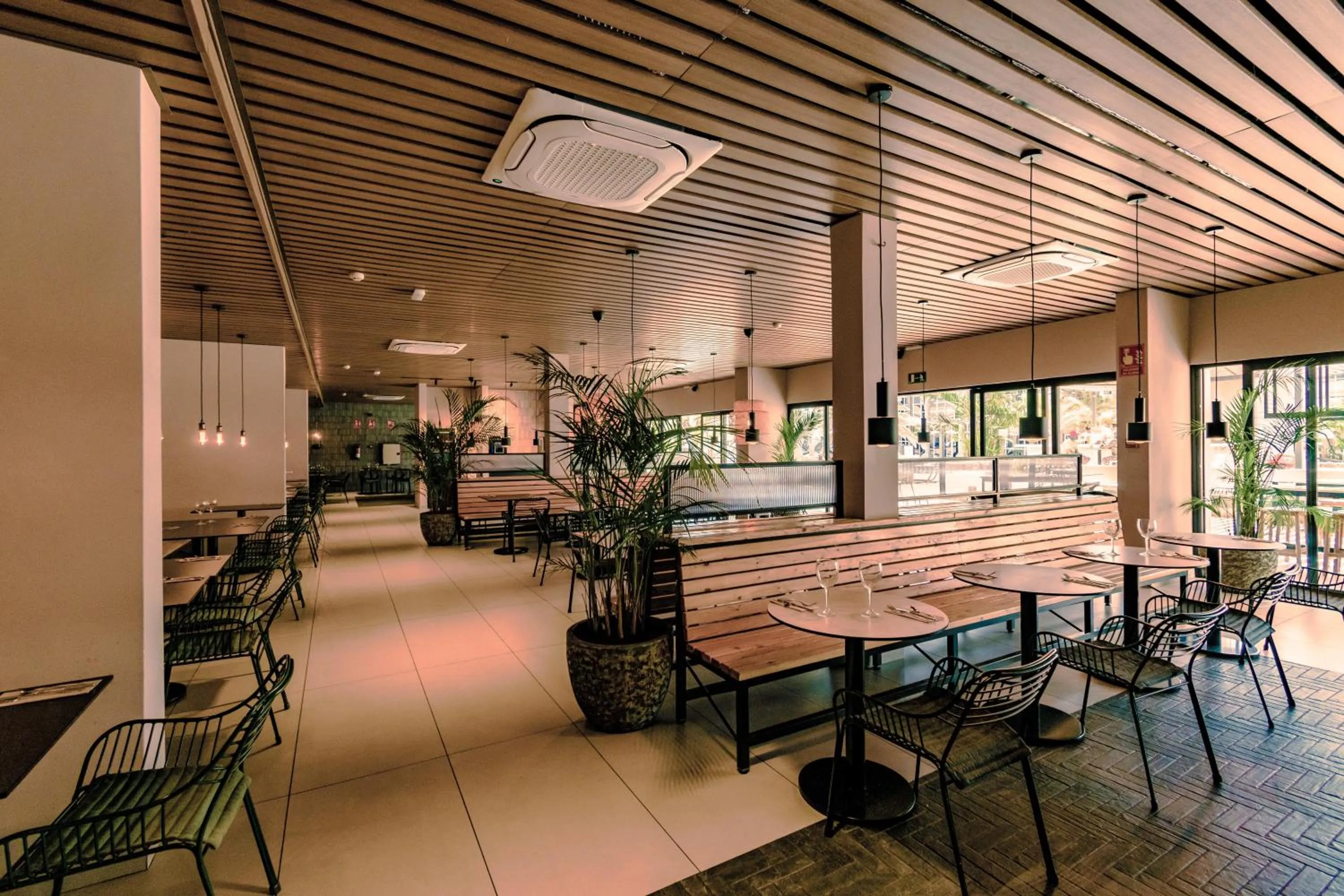 Restaurant/places to eat in Coral Cotillo Beach