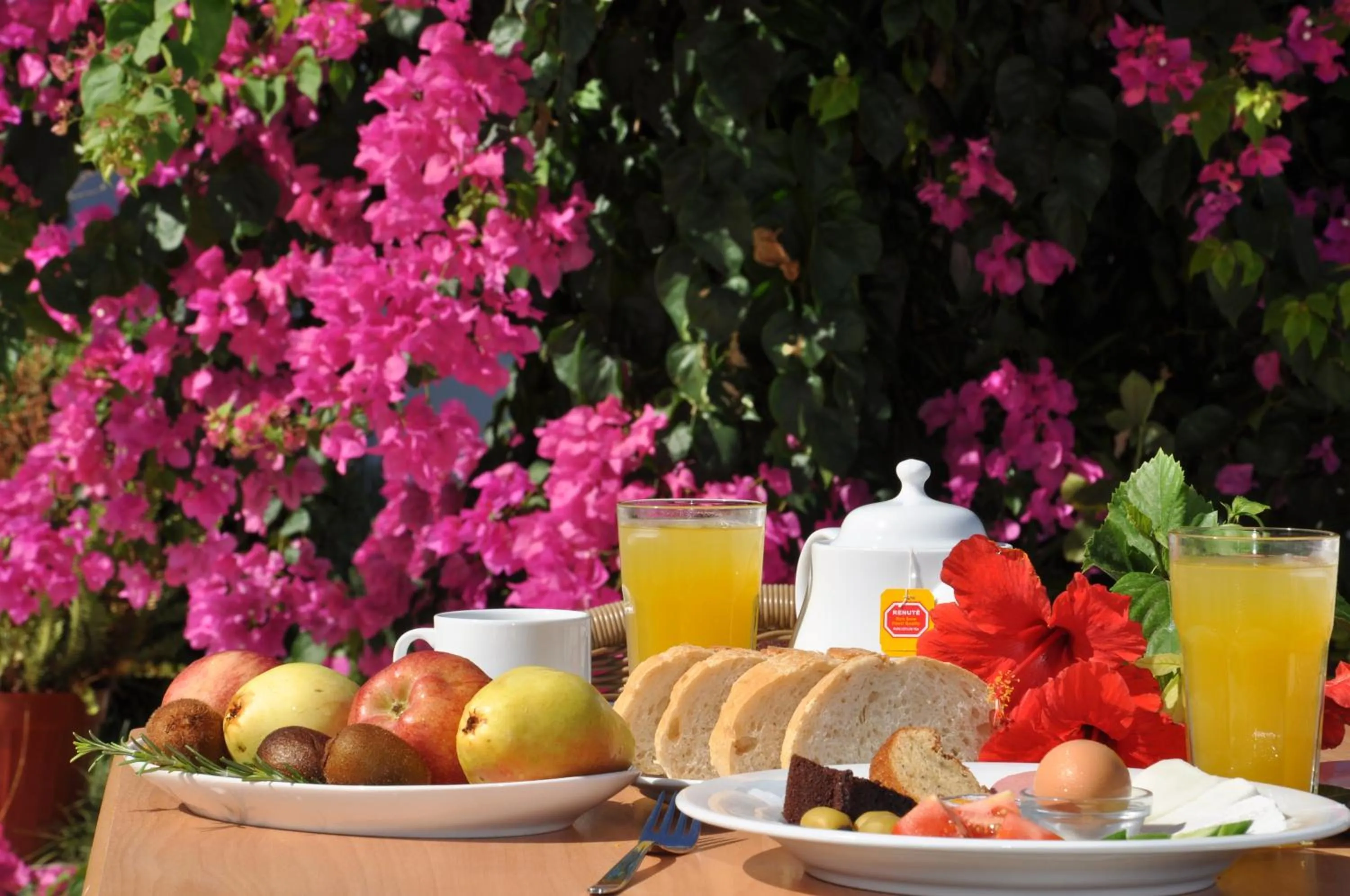 Continental breakfast in Hotel Sempati