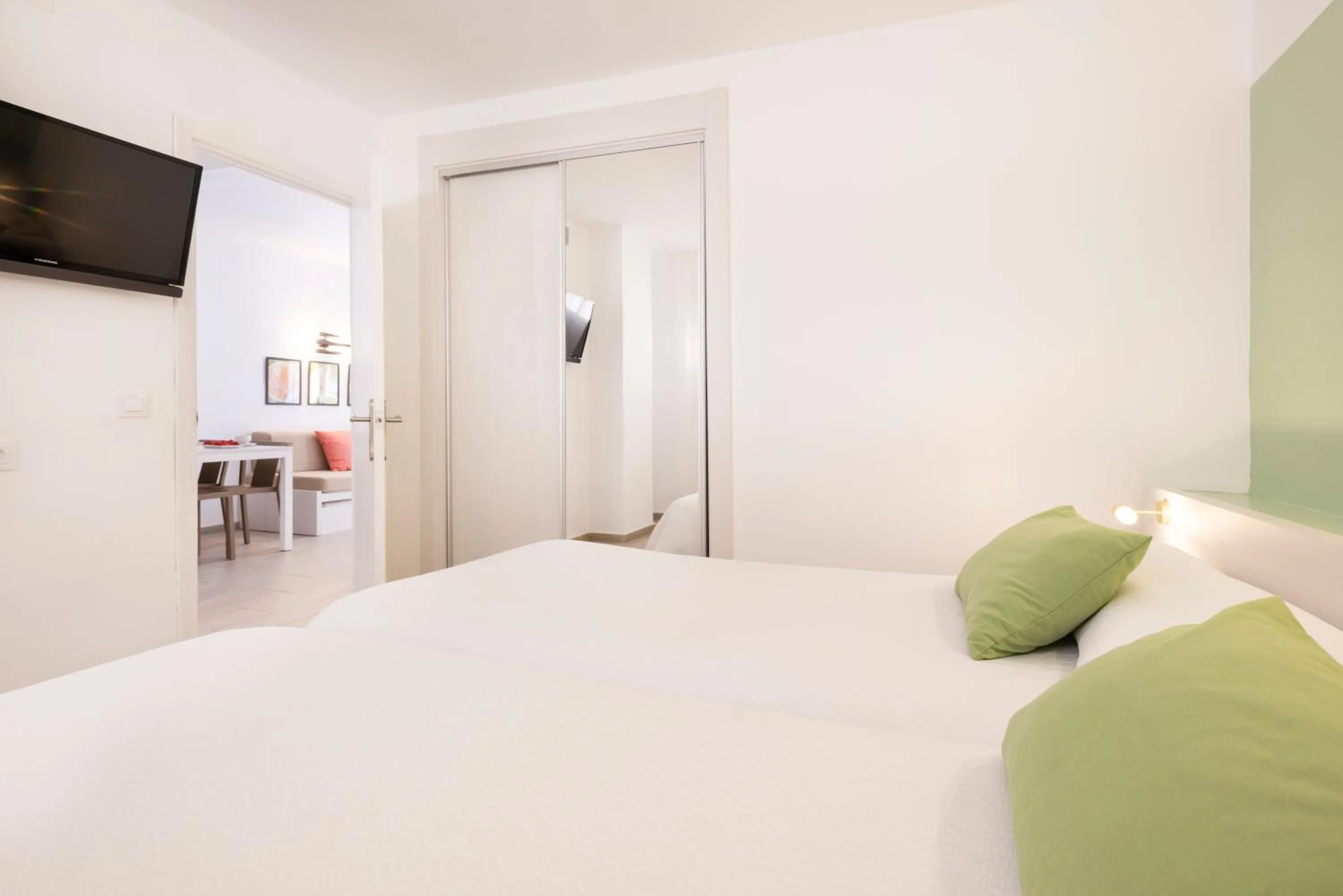 TV and multimedia, Bed in FLOR los Almendros Apartamentos