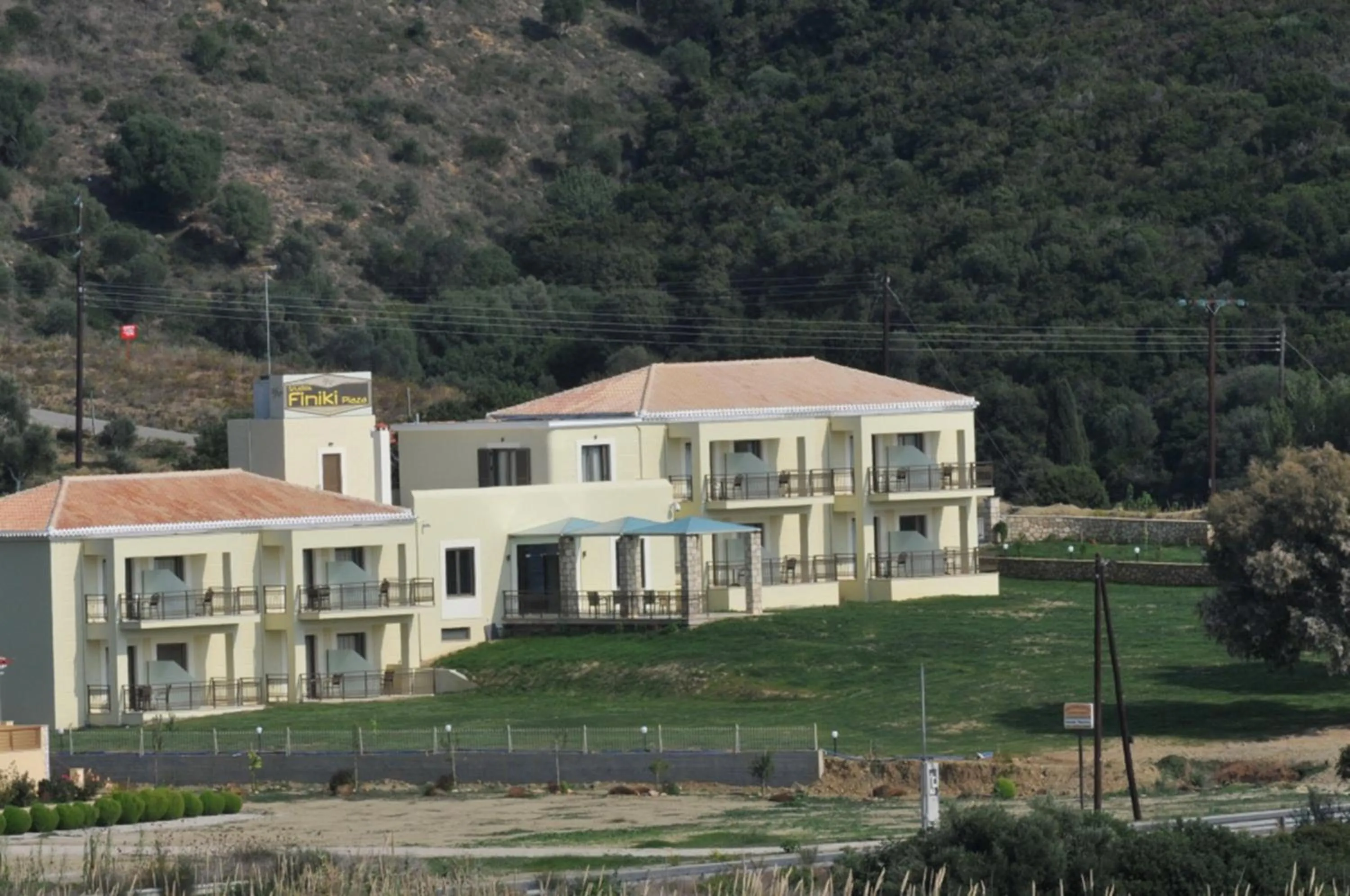 Property building in Finiki Plaza