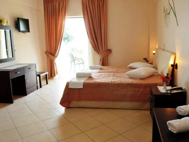 Bedroom, Bed in Finiki Plaza