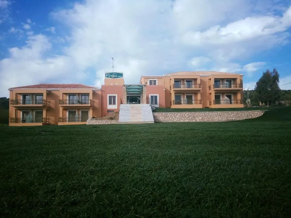 Facade/entrance in Finiki Plaza