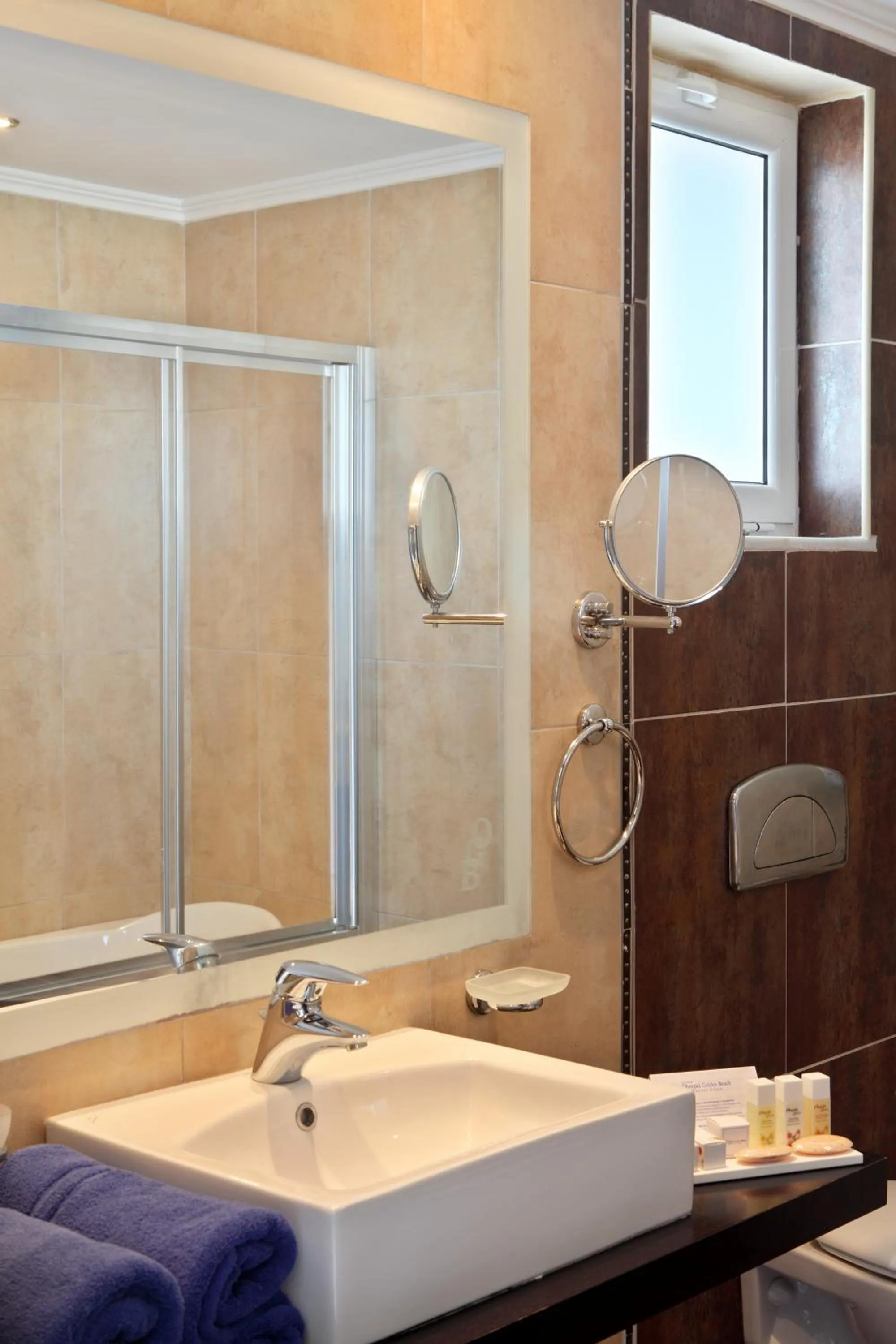 Bathroom in Olympia Golden Beach Resort & Spa