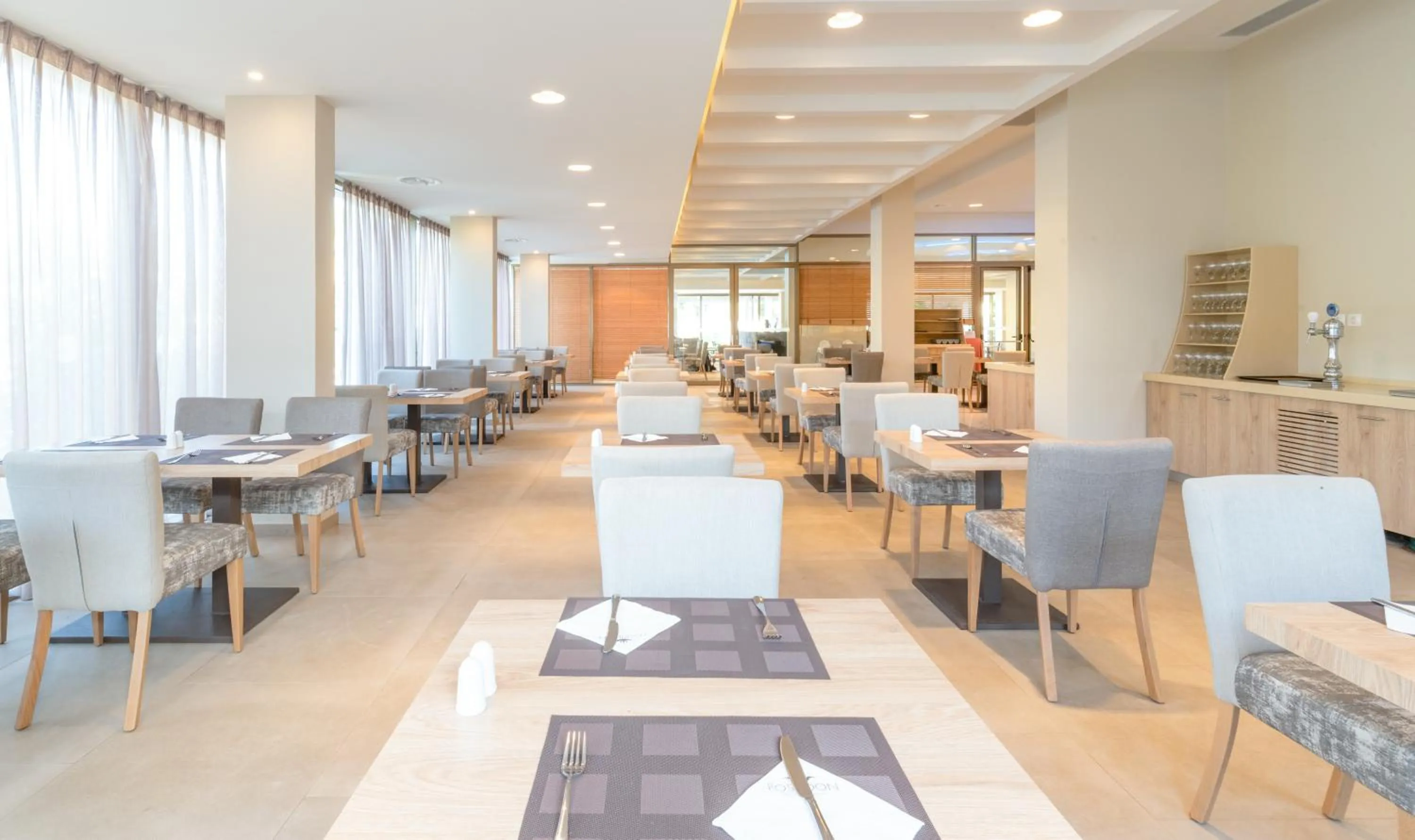 Restaurant/places to eat in Poseidon Hotel Sea Resort