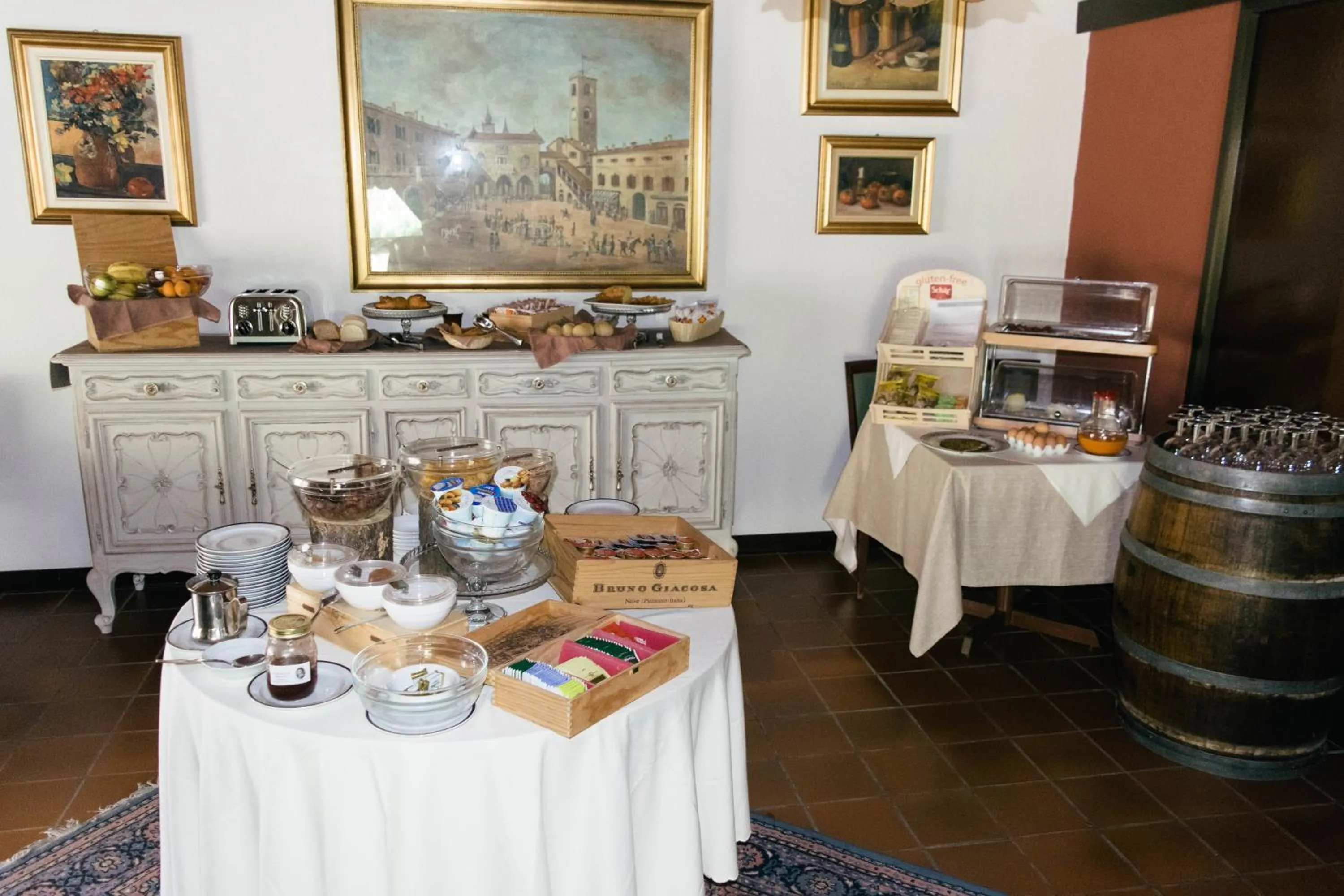 Continental breakfast in Villa San Carlo