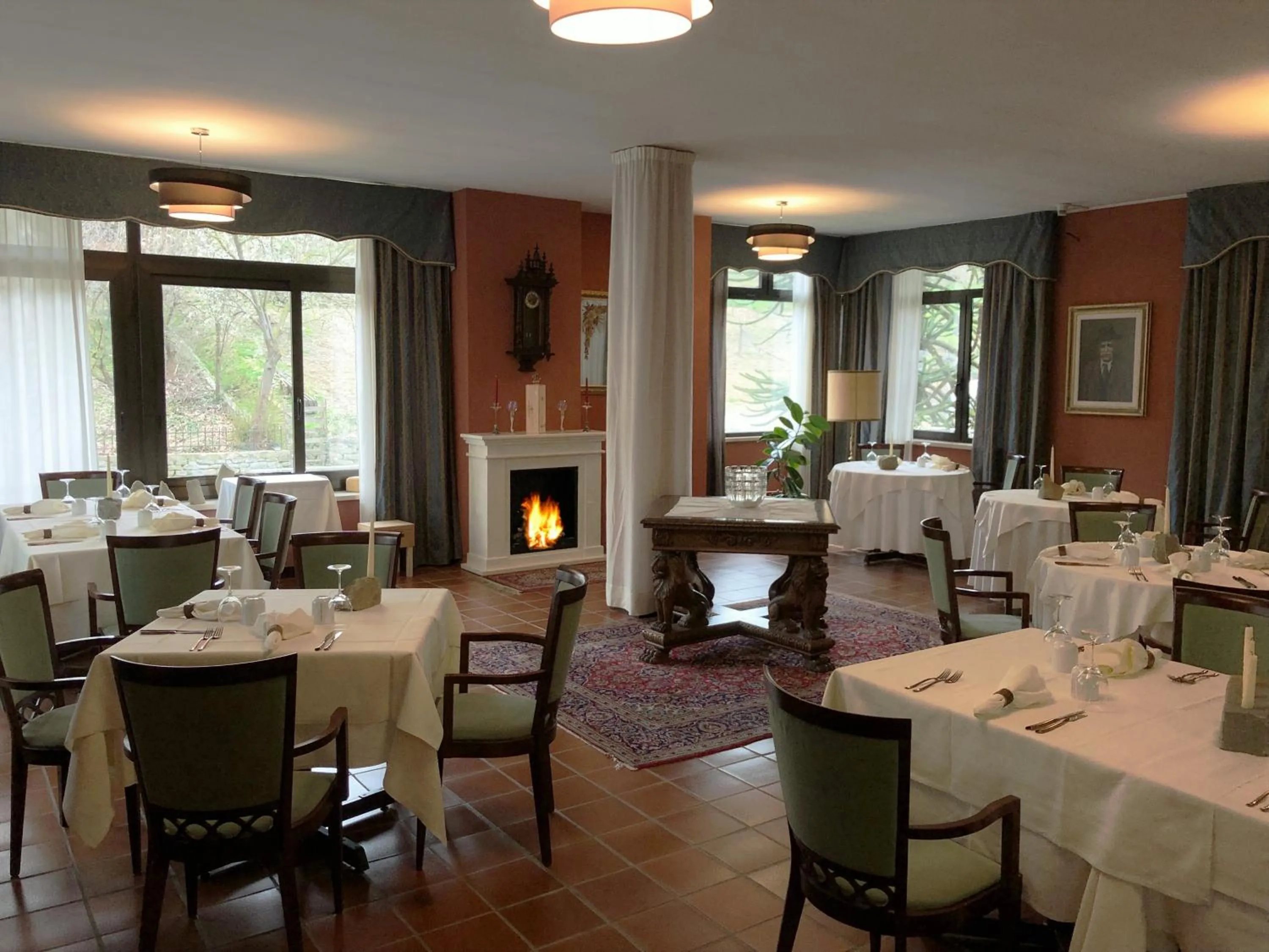 Restaurant/places to eat in Villa San Carlo