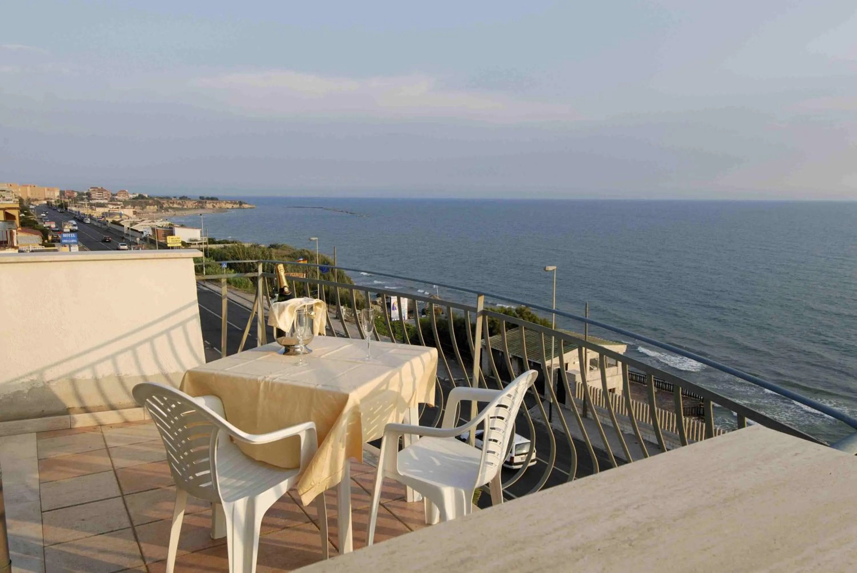 Restaurant/places to eat in Hotel L'Approdo