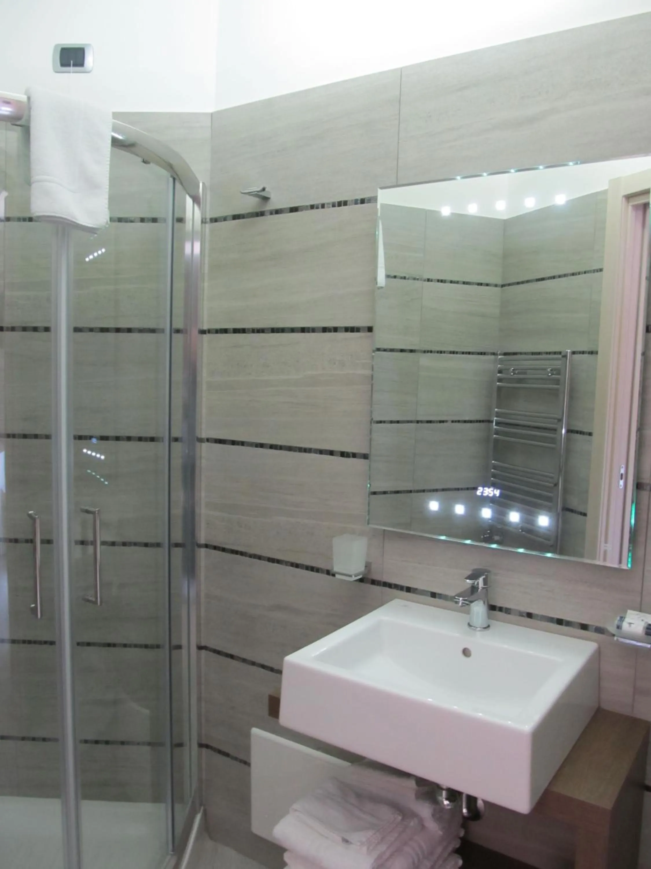 Bathroom in Hotel L'Approdo