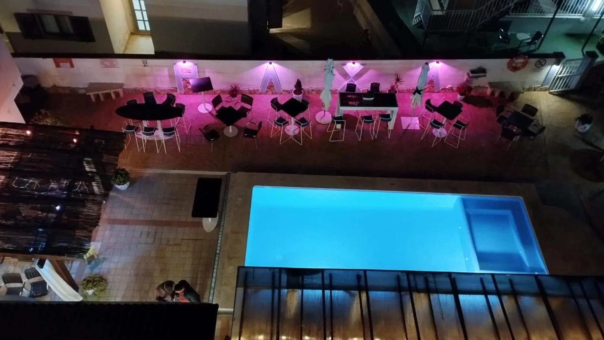 Swimming pool in Hotel Raxa