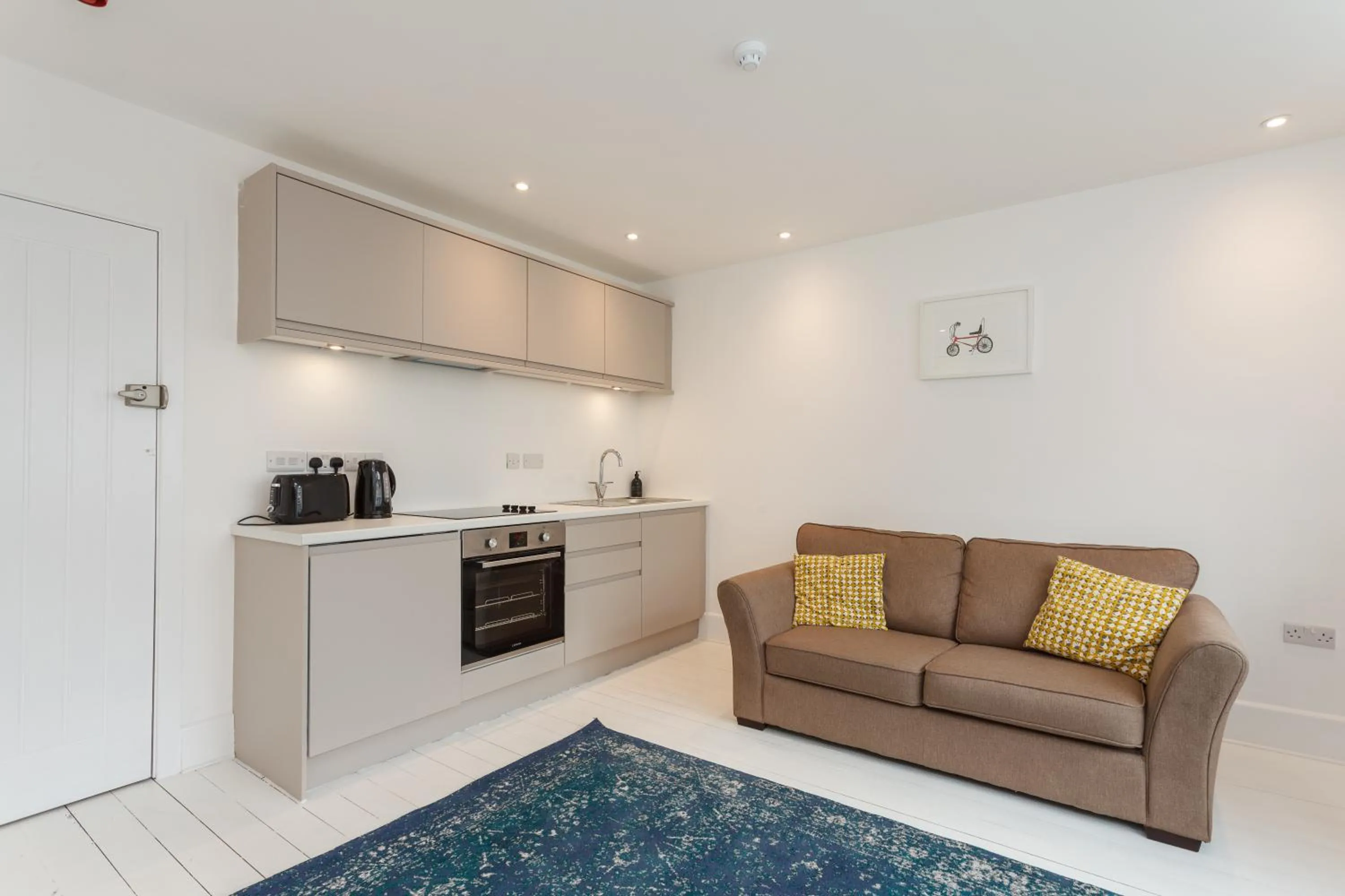 One-Bedroom Apartment in Dale House - Vivre Retreats