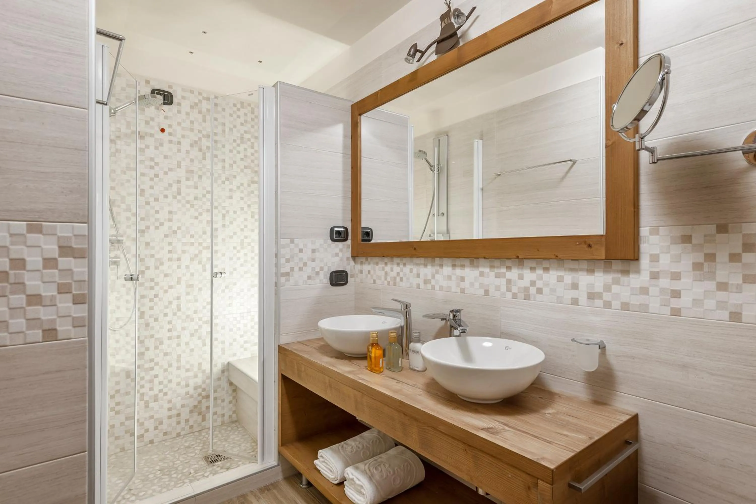 Shower in Brunet - The Dolomites Resort