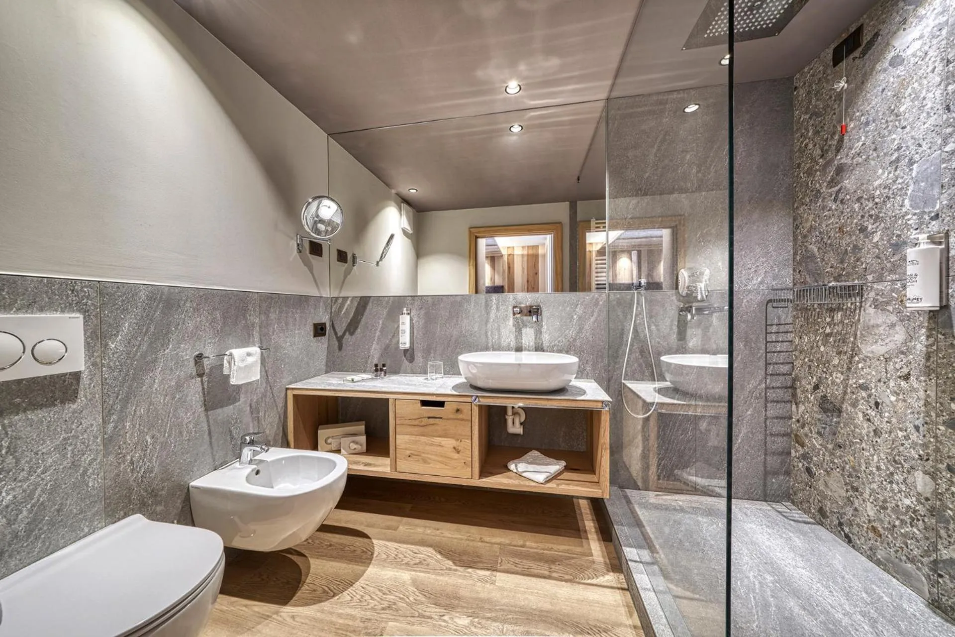 Bathroom in Brunet - The Dolomites Resort