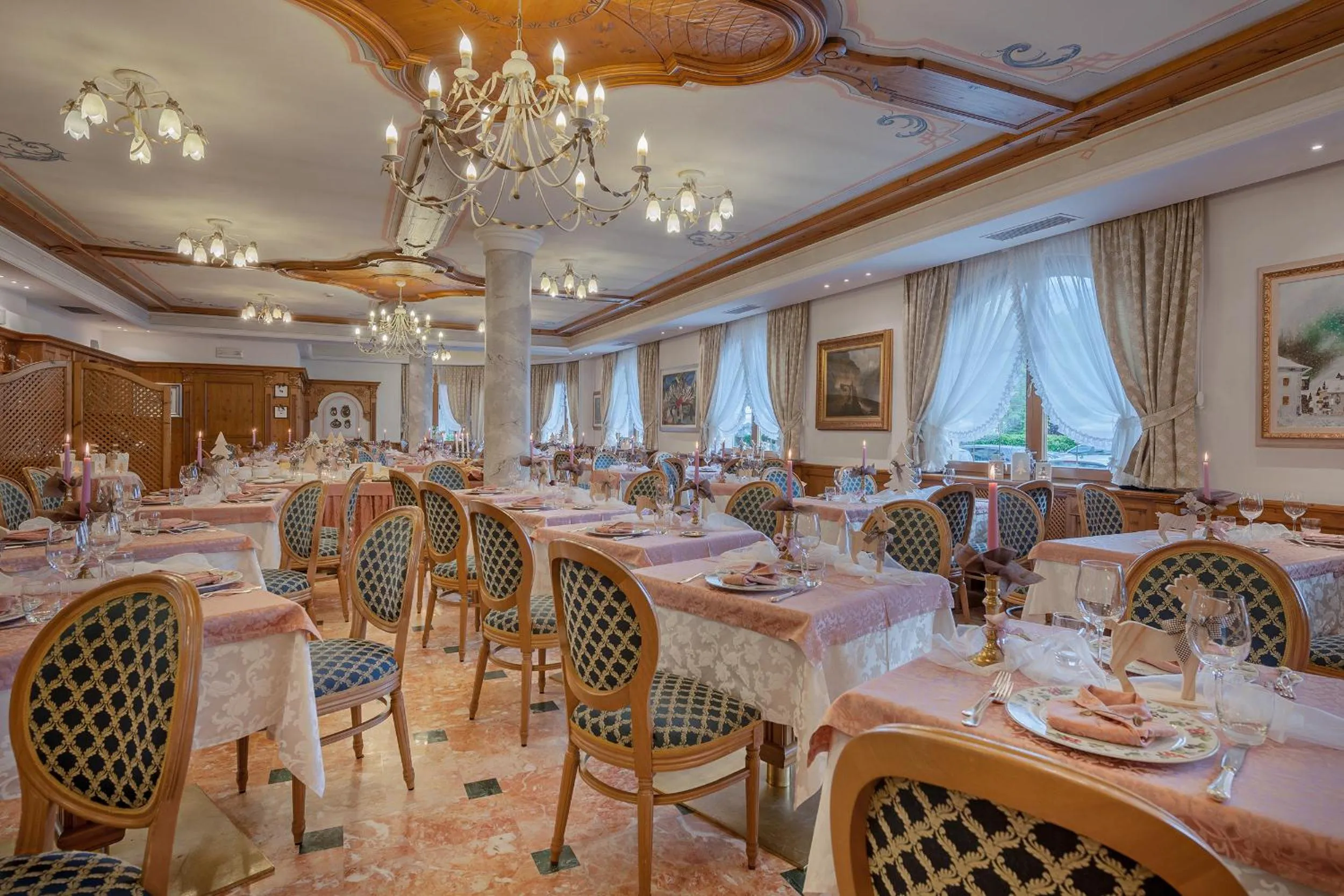 Restaurant/places to eat in Brunet - The Dolomites Resort