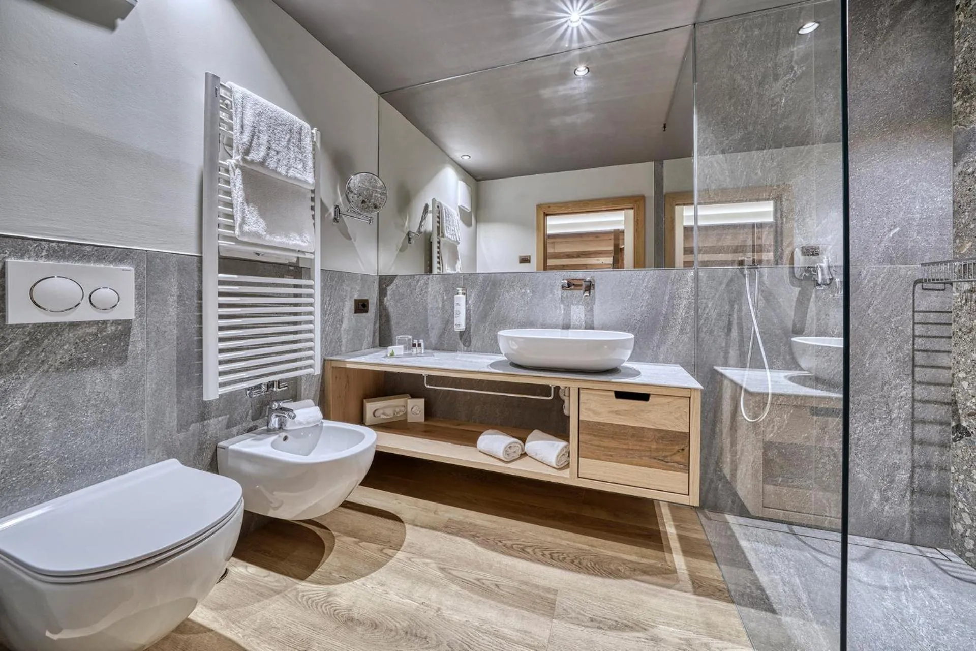 Bathroom in Brunet - The Dolomites Resort