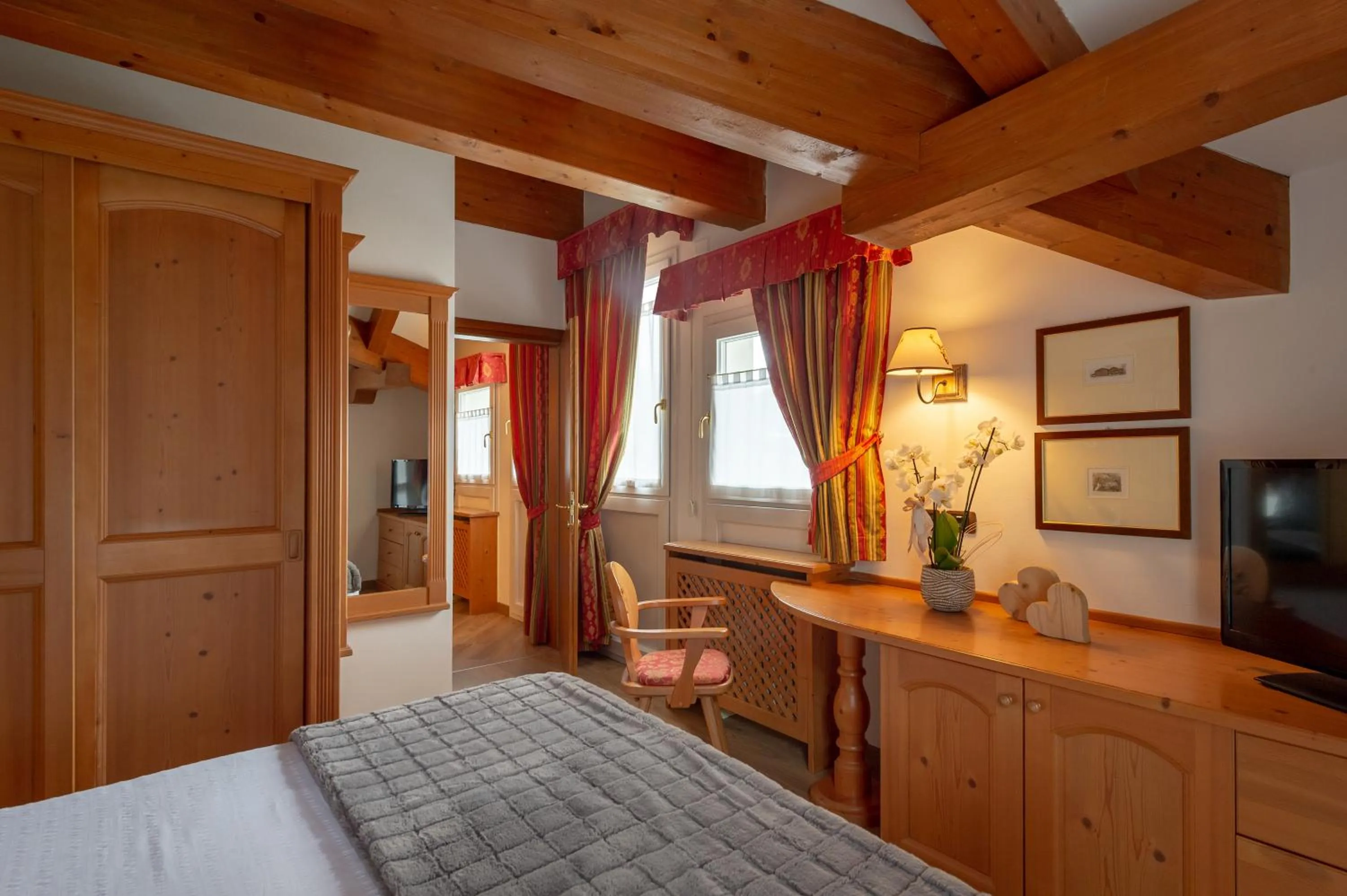 Bedroom, Bed in Brunet - The Dolomites Resort