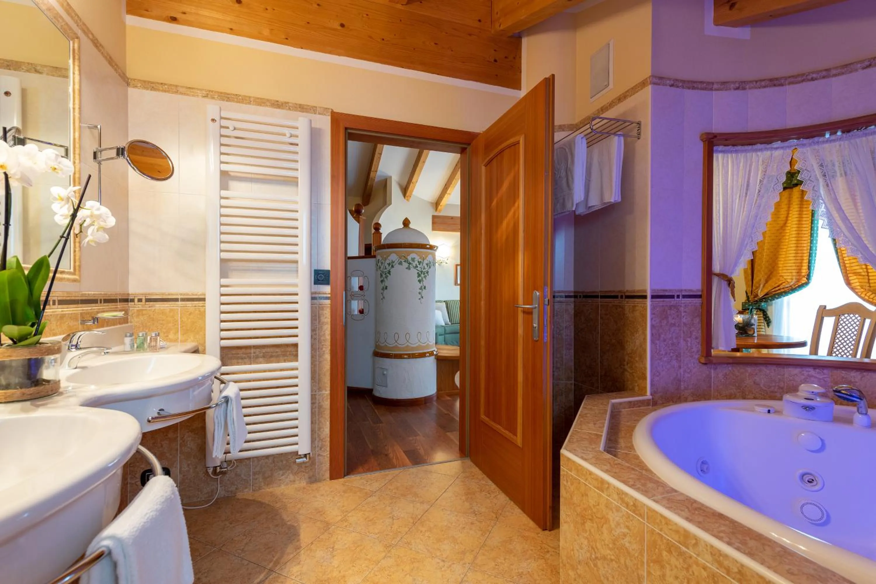 Hot Tub in Brunet - The Dolomites Resort