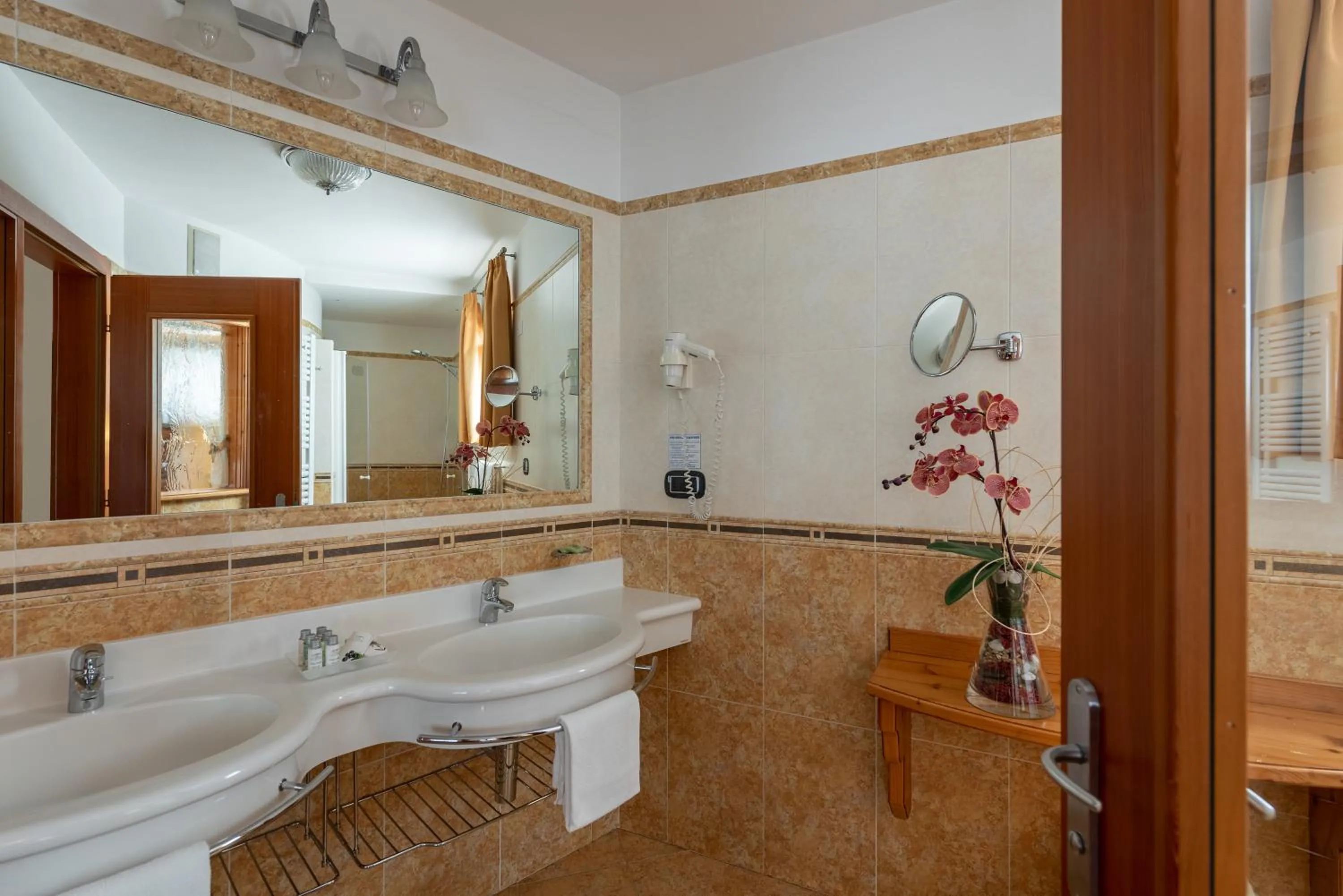 Bathroom in Brunet - The Dolomites Resort