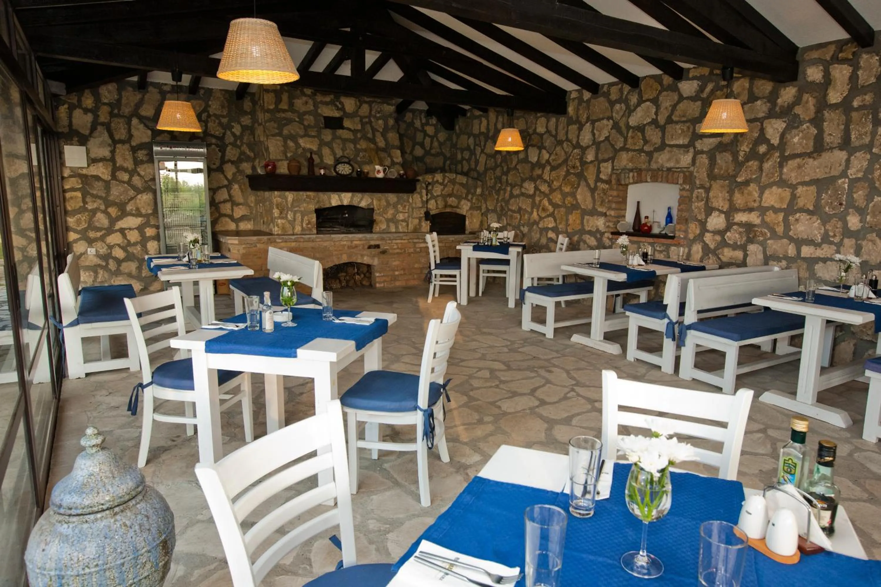 Restaurant/places to eat in BlackSeaRama Golf & Villas