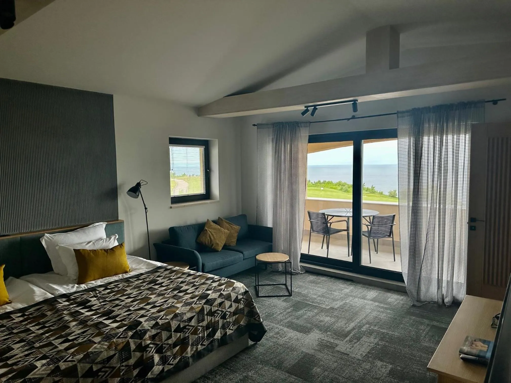 Bed in BlackSeaRama Golf & Villas